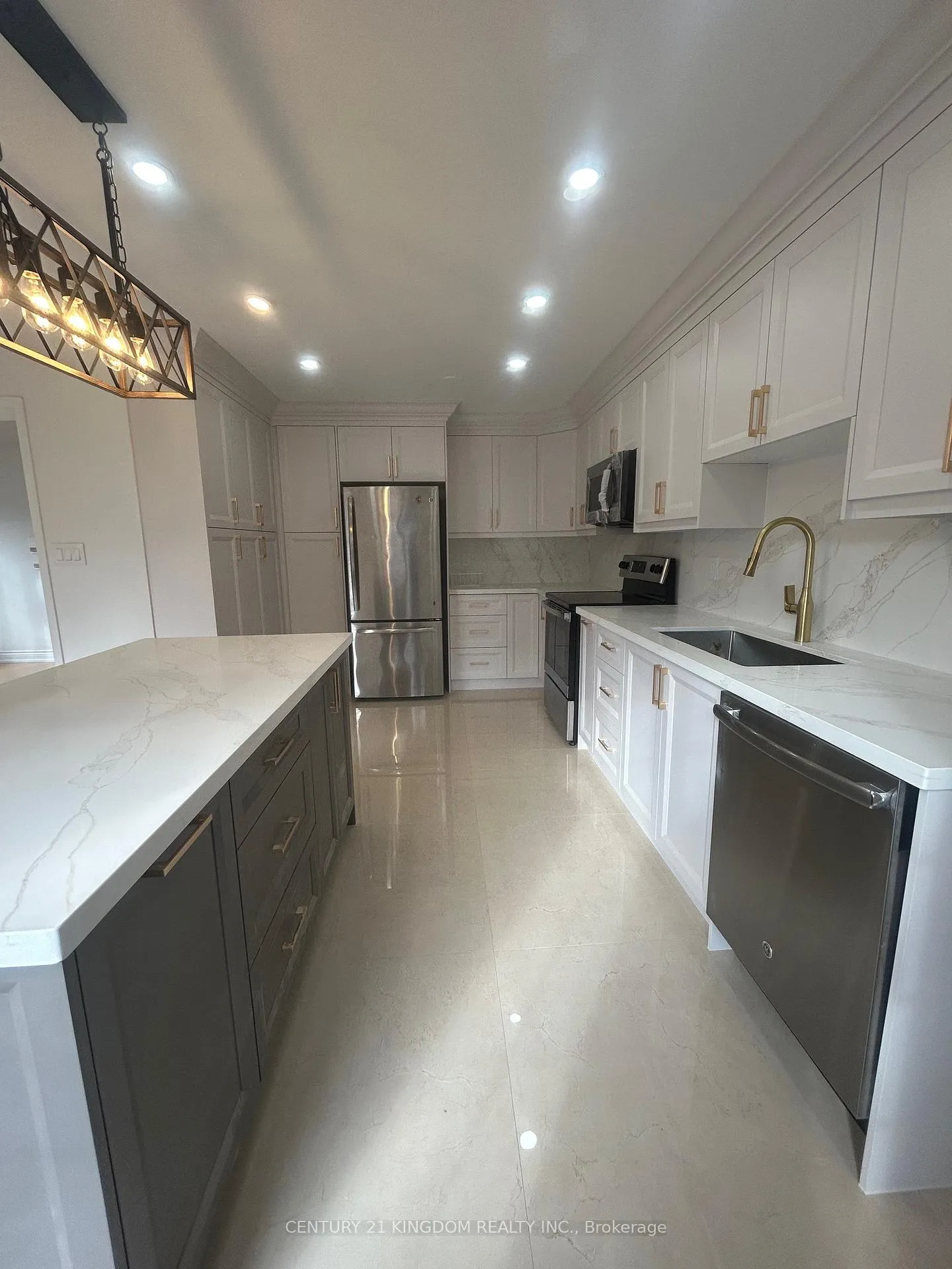 Photo 10 of 1 Seaton Park Road, Toronto, Flemingdon Park — HOMEH