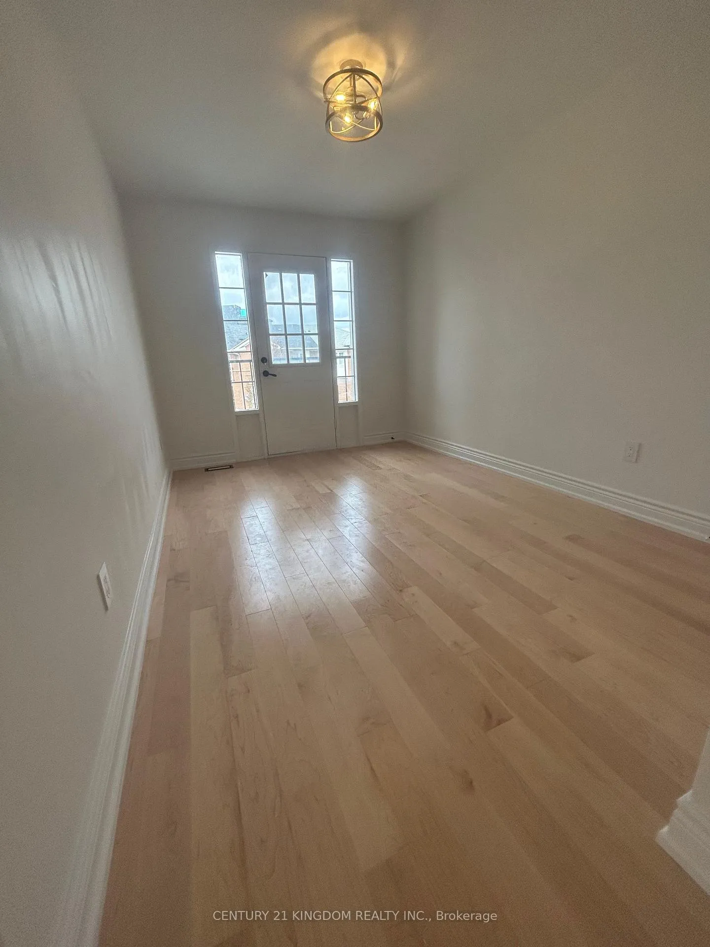 Photo 22 of 1 Seaton Park Road, Toronto, Flemingdon Park — HOMEH