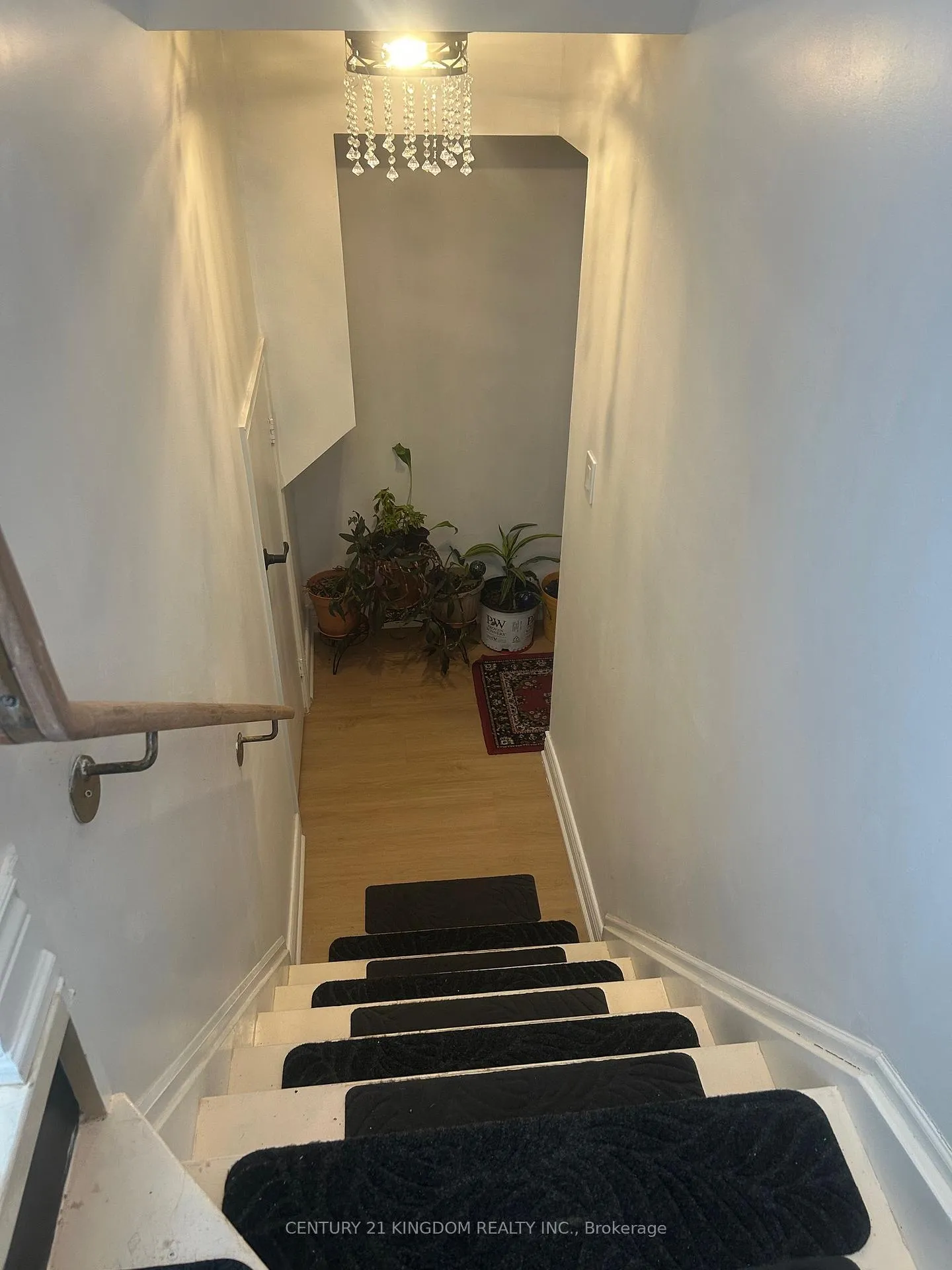 Photo 25 of 1 Seaton Park Road, Toronto, Flemingdon Park — HOMEH
