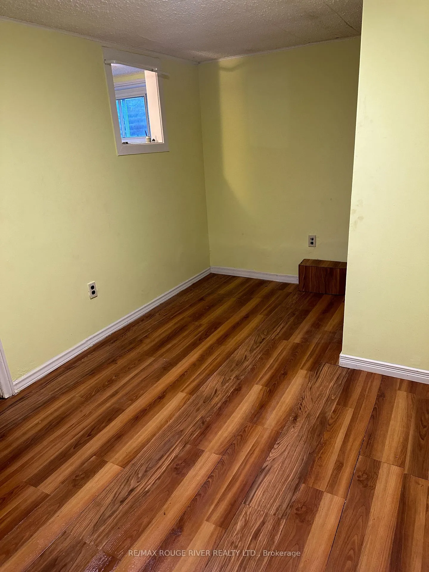 Photo 4 of Unit Basement, 27 Haileybury Drive, Scarborough, Bendale — HOMEH