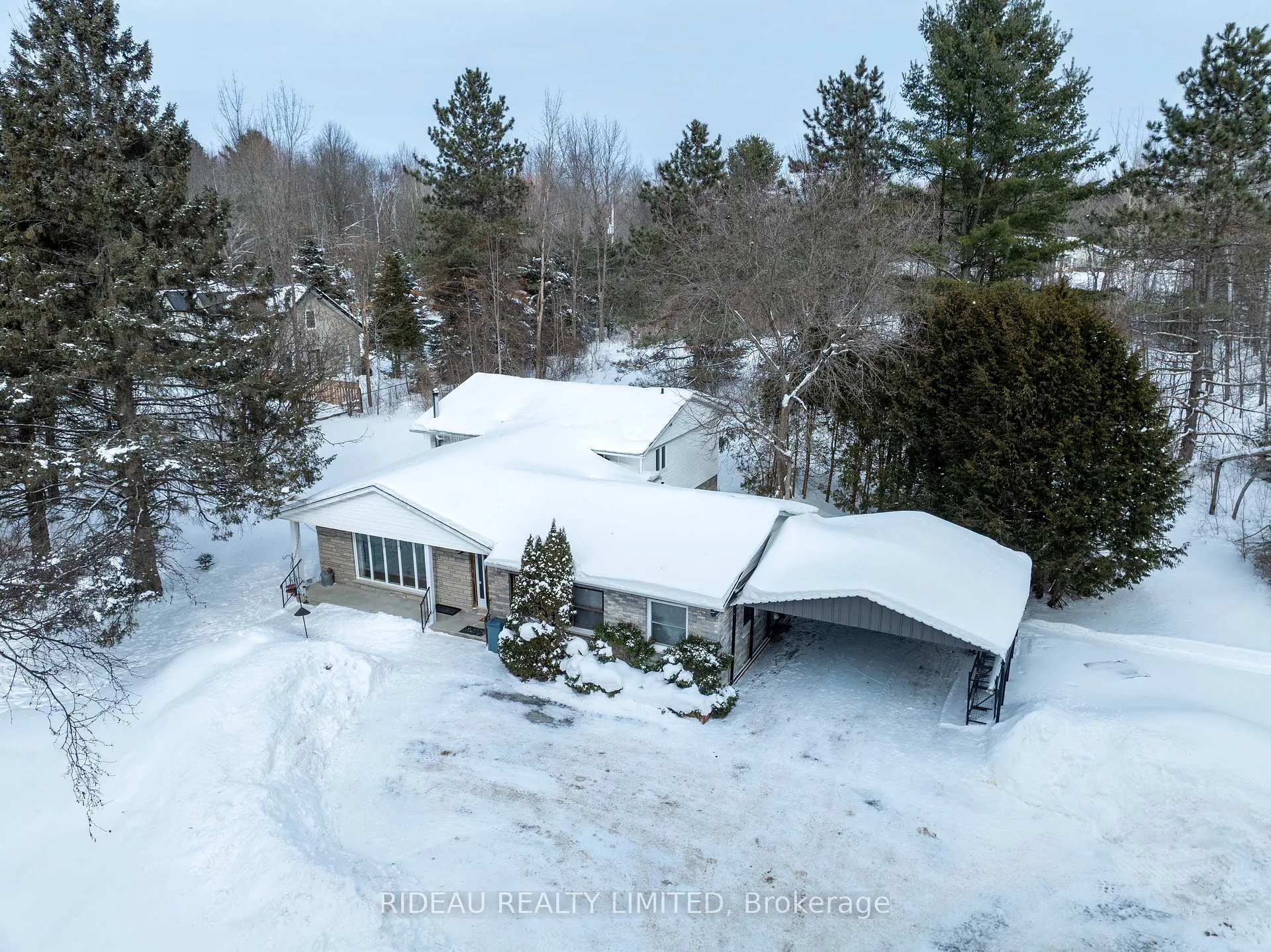 Photo 3 of 109 Perth Street, Rideau Lakes, Rideau Lakes (South Crosby) Twp — HOMEH