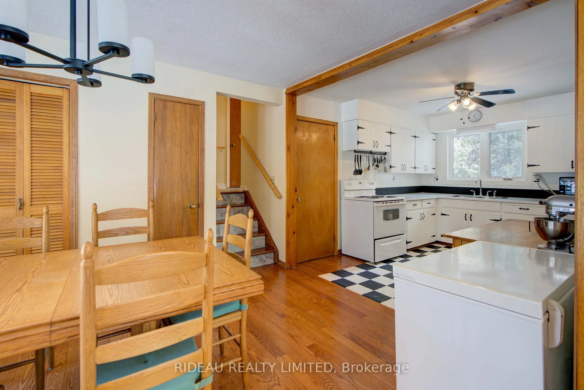 Photo 18 of 109 Perth Street, Rideau Lakes, Rideau Lakes (South Crosby) Twp — HOMEH