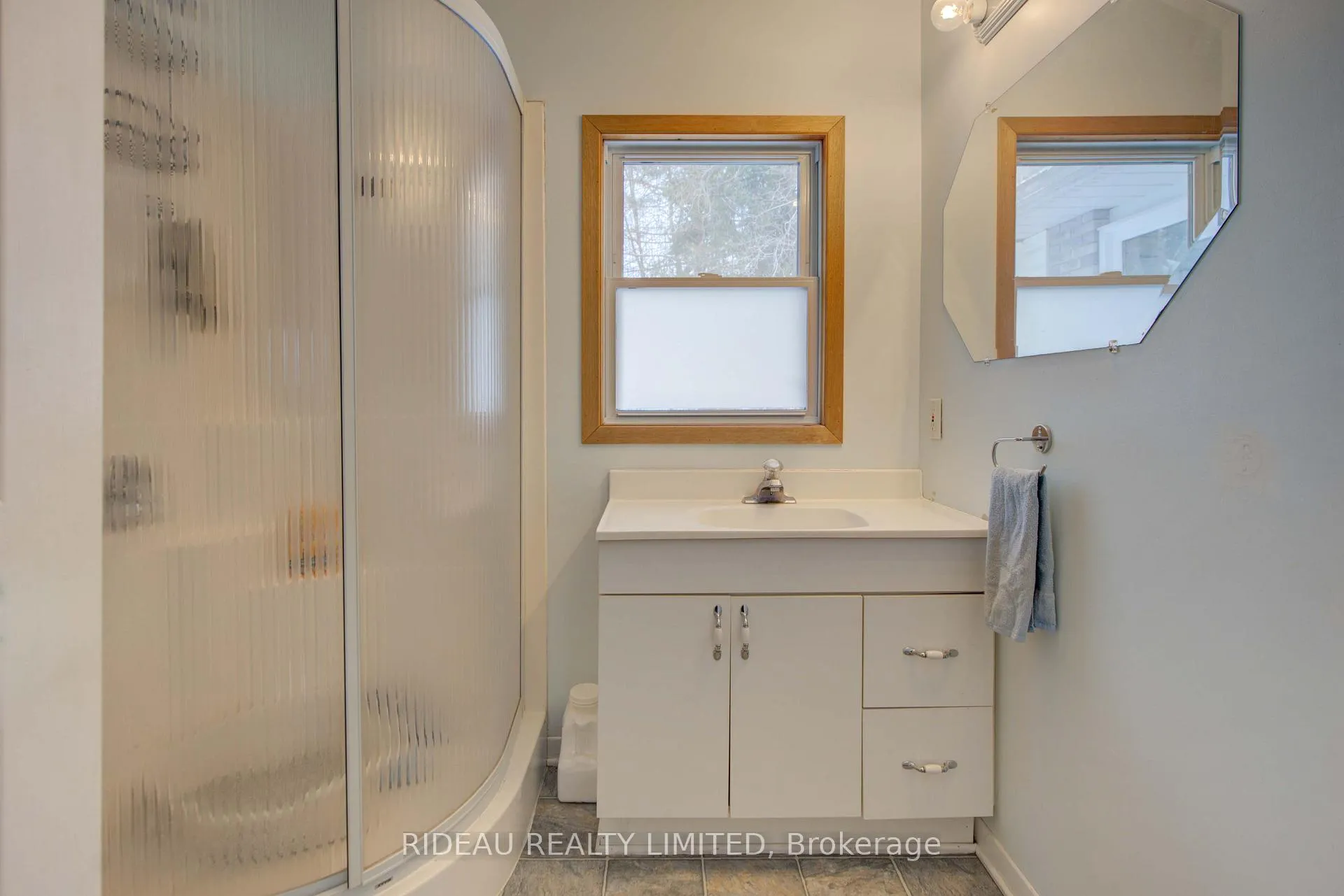 Photo 27 of 109 Perth Street, Rideau Lakes, Rideau Lakes (South Crosby) Twp — HOMEH