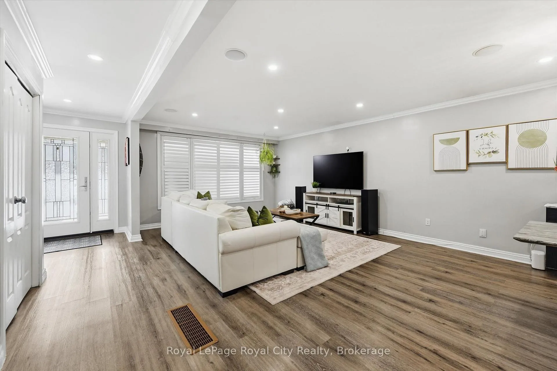 Photo 5 of 74 Summercrest Drive, Hamilton, Gershome — HOMEH