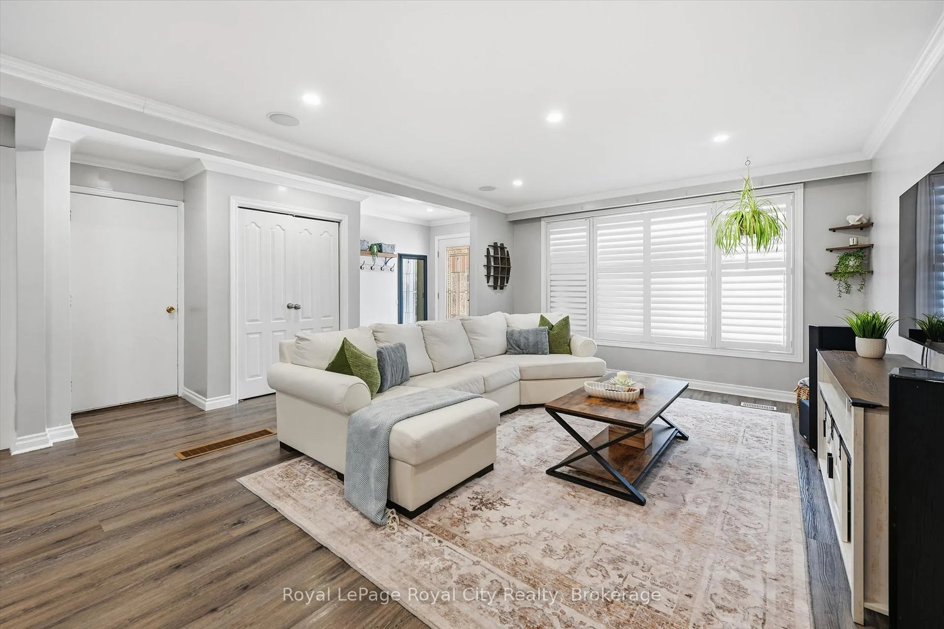 Photo 6 of 74 Summercrest Drive, Hamilton, Gershome — HOMEH