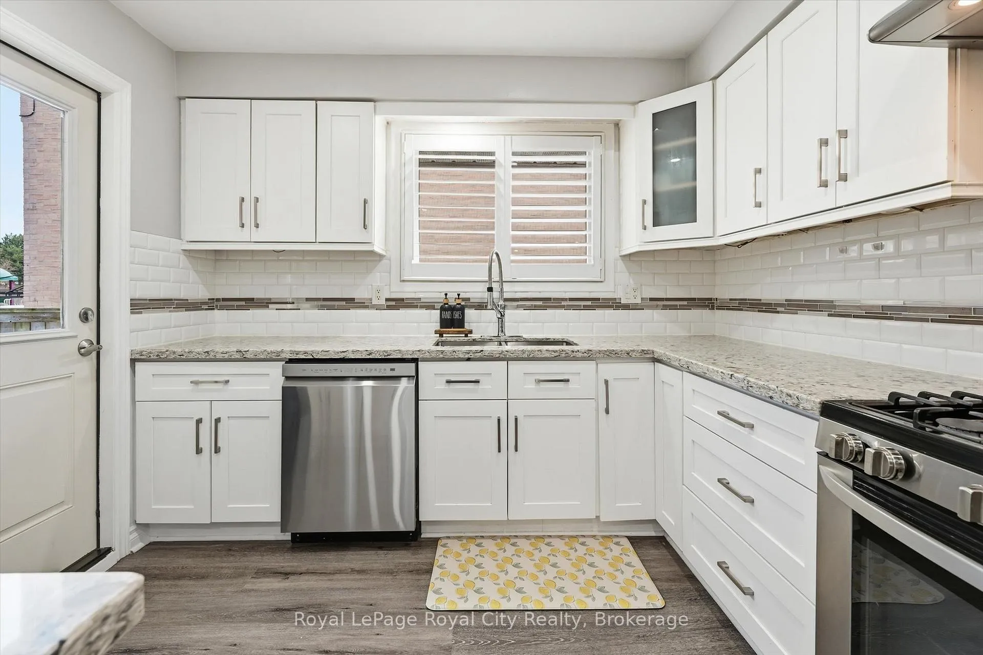 Photo 14 of 74 Summercrest Drive, Hamilton, Gershome — HOMEH