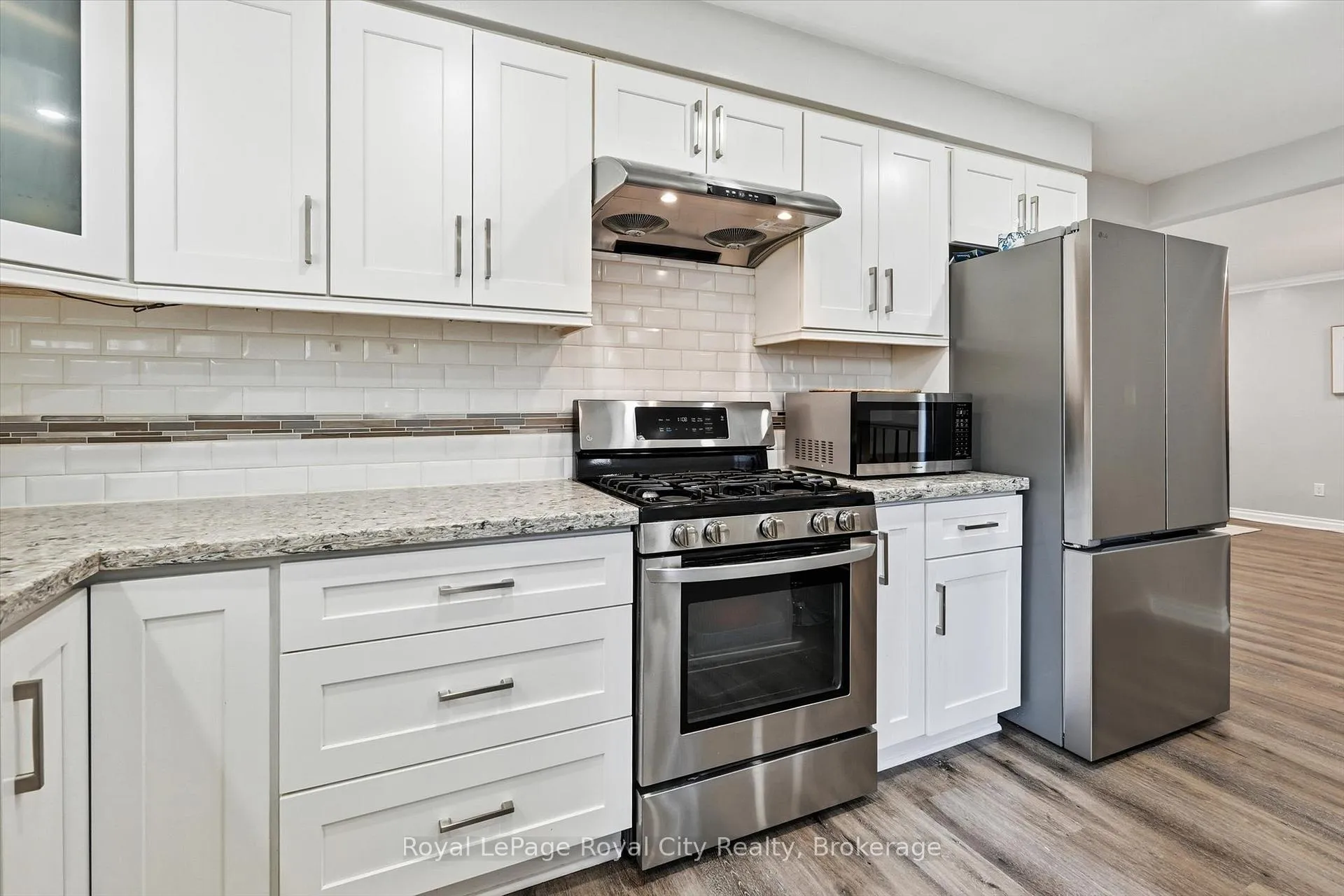 Photo 15 of 74 Summercrest Drive, Hamilton, Gershome — HOMEH