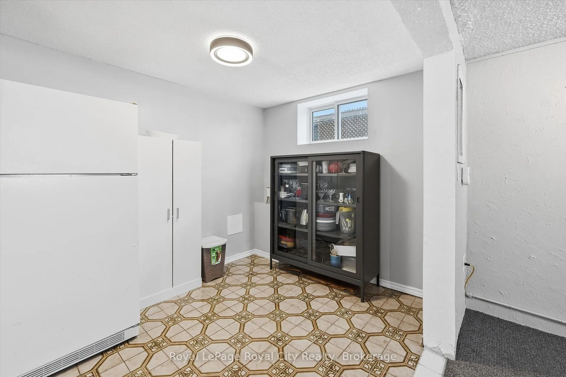 Photo 32 of 74 Summercrest Drive, Hamilton, Gershome — HOMEH