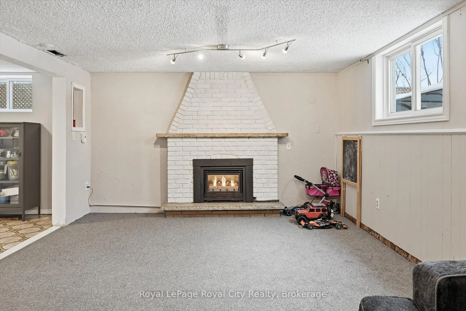 Photo 33 of 74 Summercrest Drive, Hamilton, Gershome — HOMEH