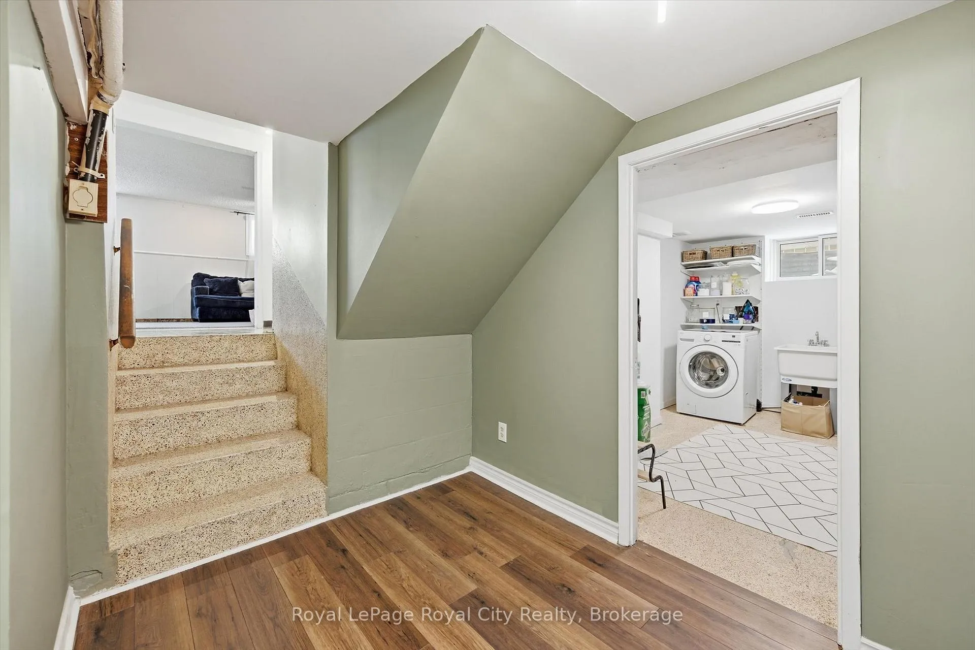 Photo 35 of 74 Summercrest Drive, Hamilton, Gershome — HOMEH