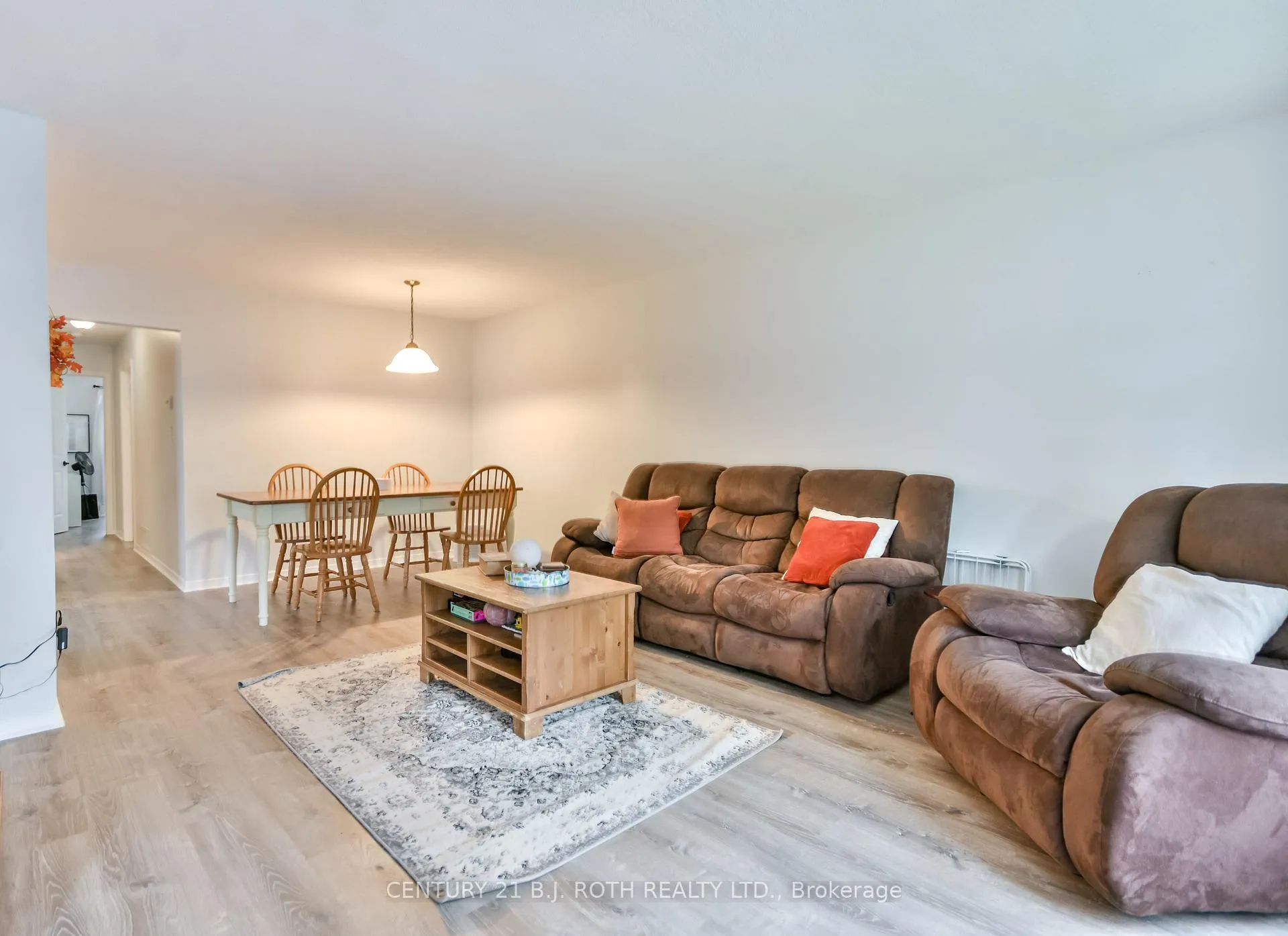 Photo 5 of 75 Bernick Drive, Barrie, Grove East — HOMEH