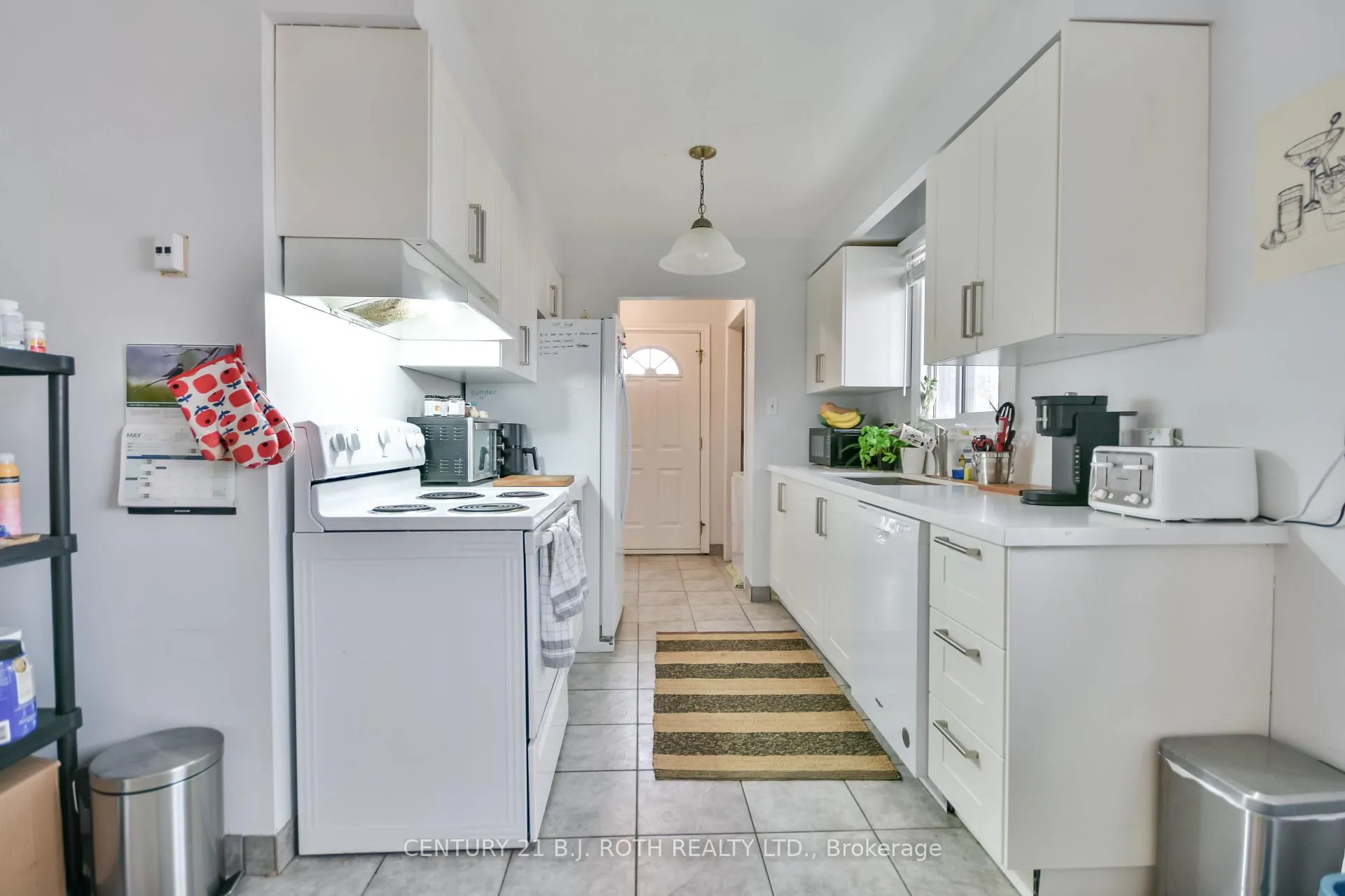 Photo 10 of 75 Bernick Drive, Barrie, Grove East — HOMEH