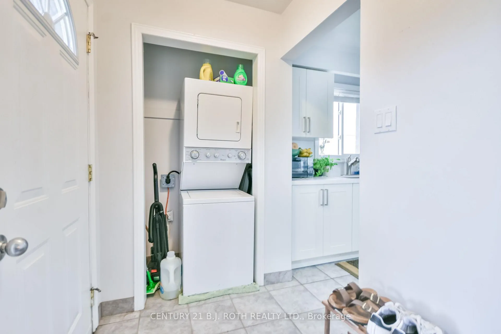 Photo 12 of 75 Bernick Drive, Barrie, Grove East — HOMEH