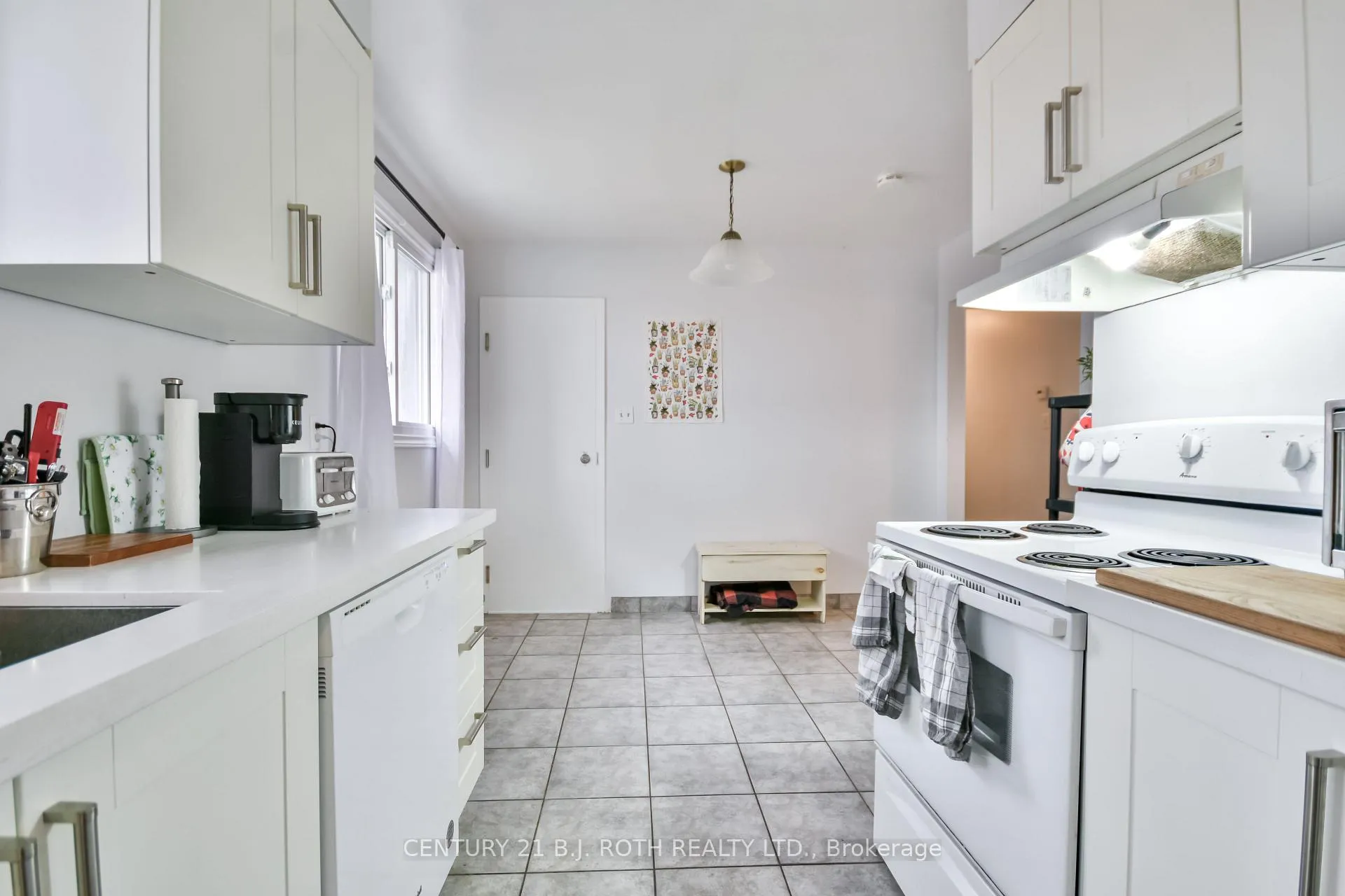 Photo 14 of 75 Bernick Drive, Barrie, Grove East — HOMEH