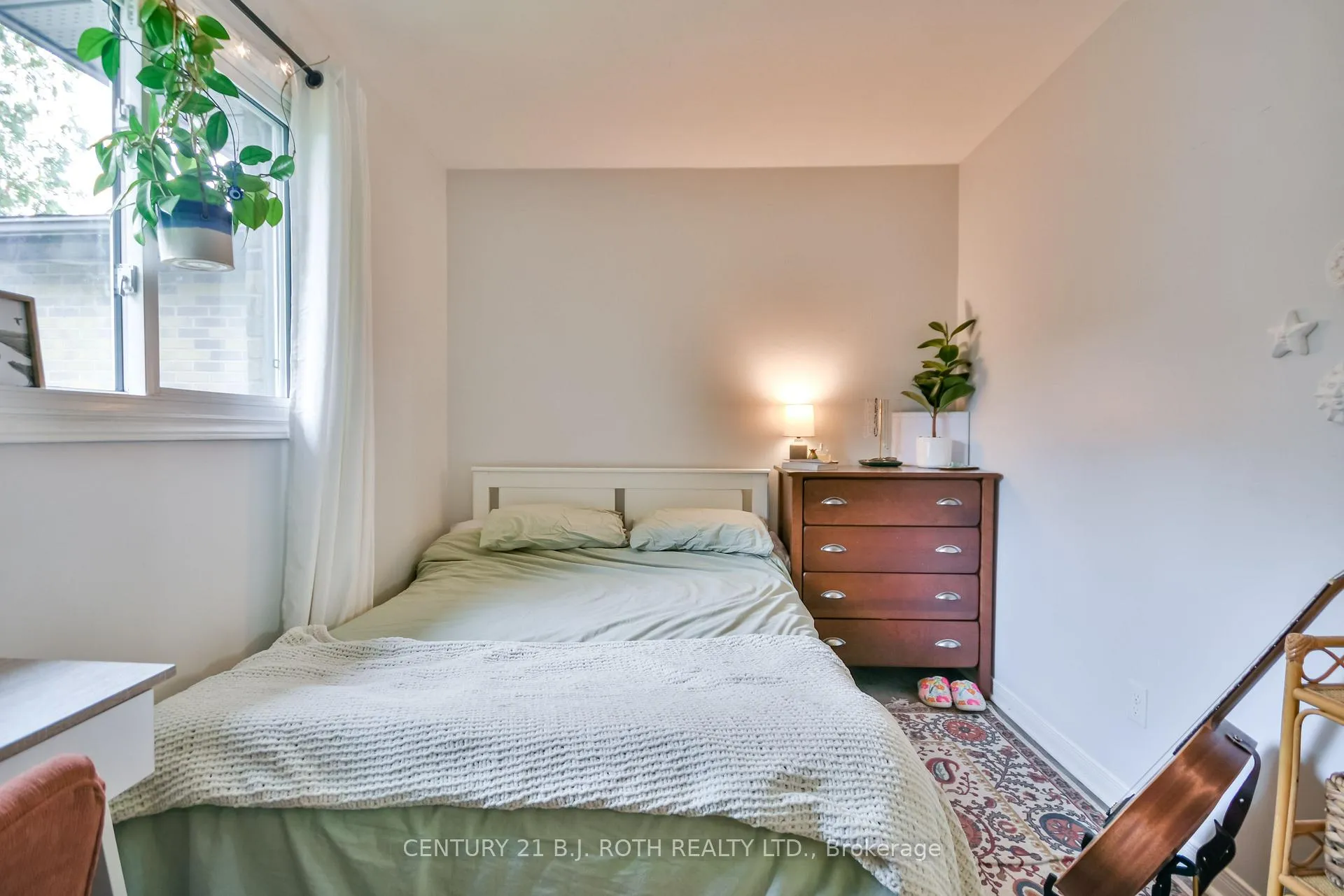 Photo 16 of 75 Bernick Drive, Barrie, Grove East — HOMEH