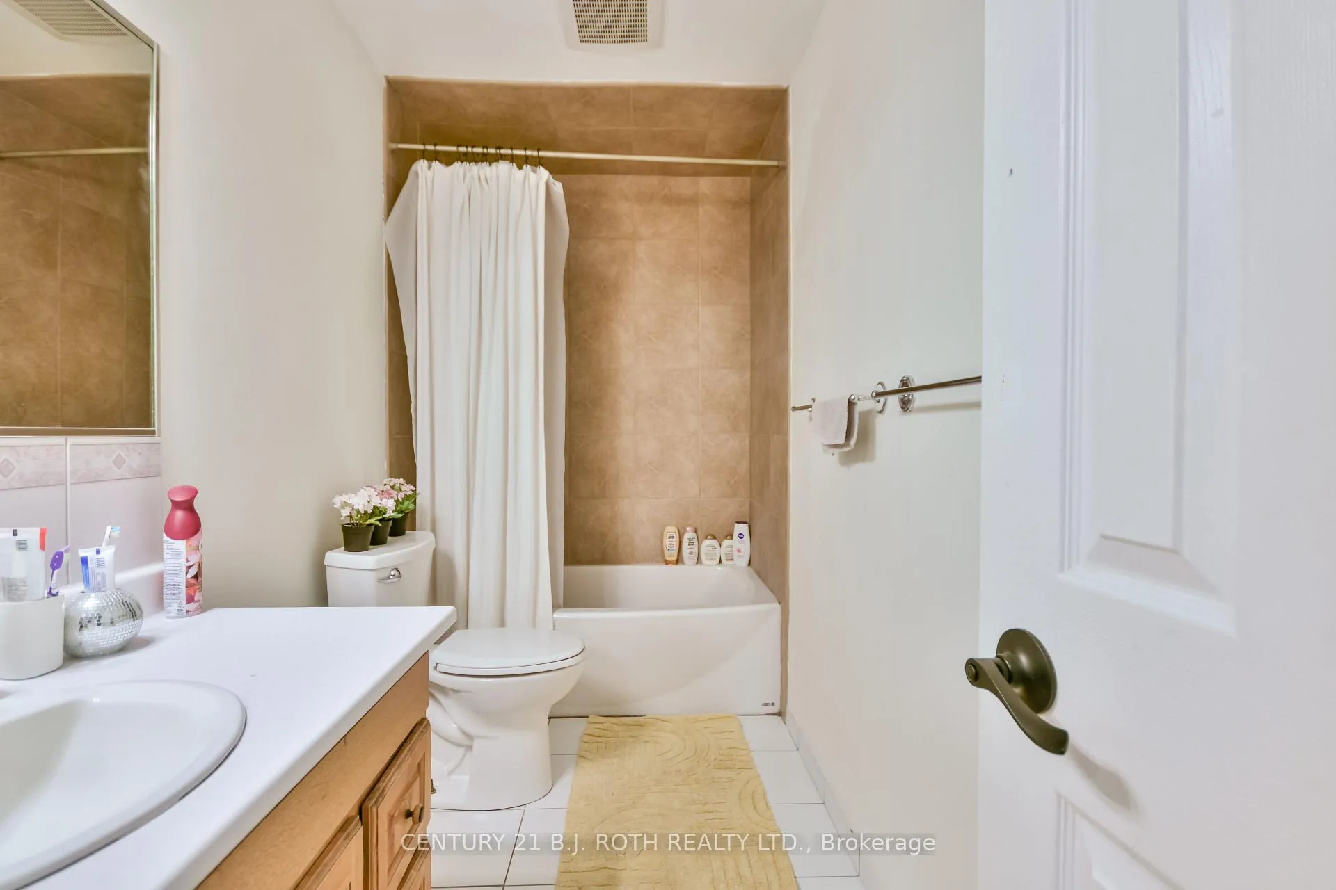 Photo 23 of 75 Bernick Drive, Barrie, Grove East — HOMEH