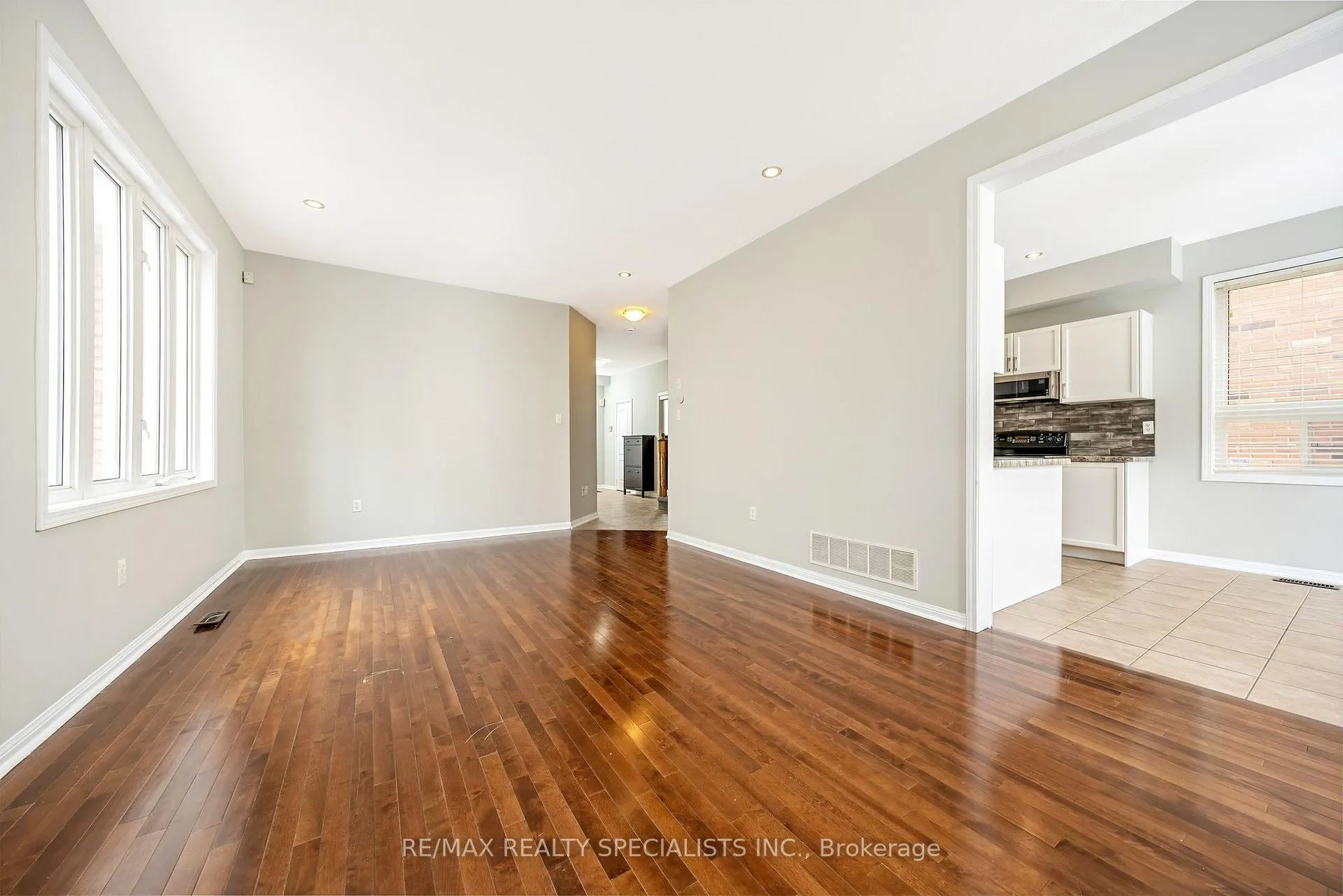 Photo 9 of 1083 Trudeau Drive, Milton, Beaty — HOMEH