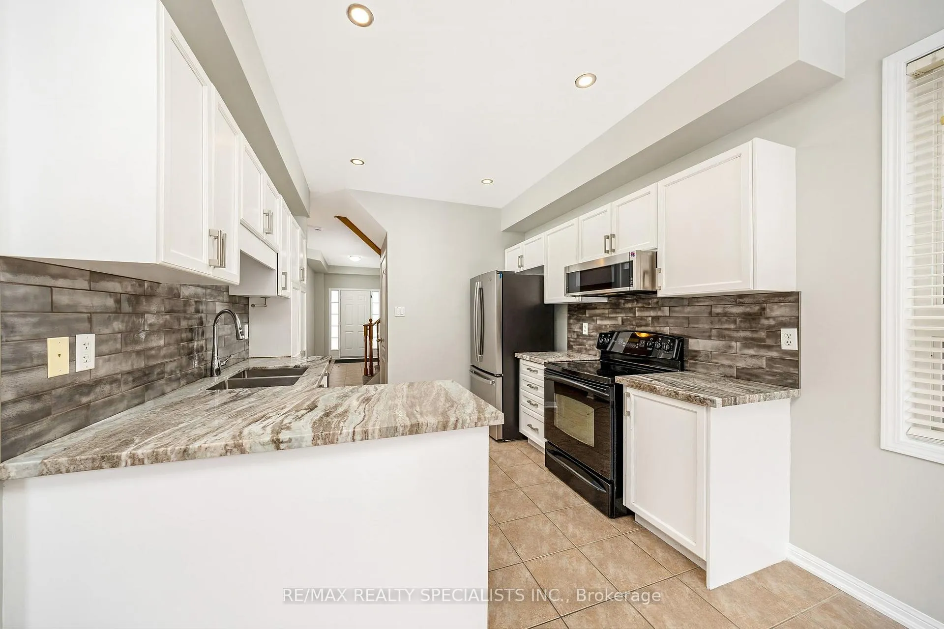 Photo 14 of 1083 Trudeau Drive, Milton, Beaty — HOMEH