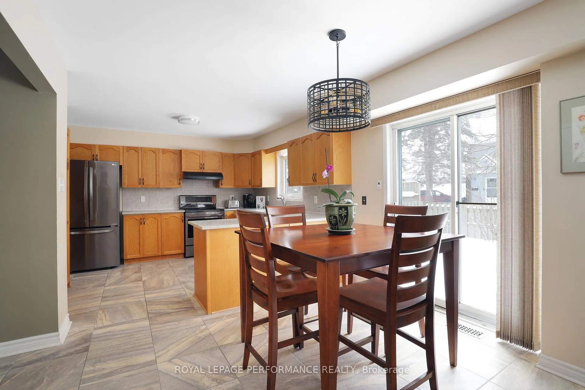 Photo 10 of 10 Ellisson Way, Ottawa, Hunt Club Park — HOMEH