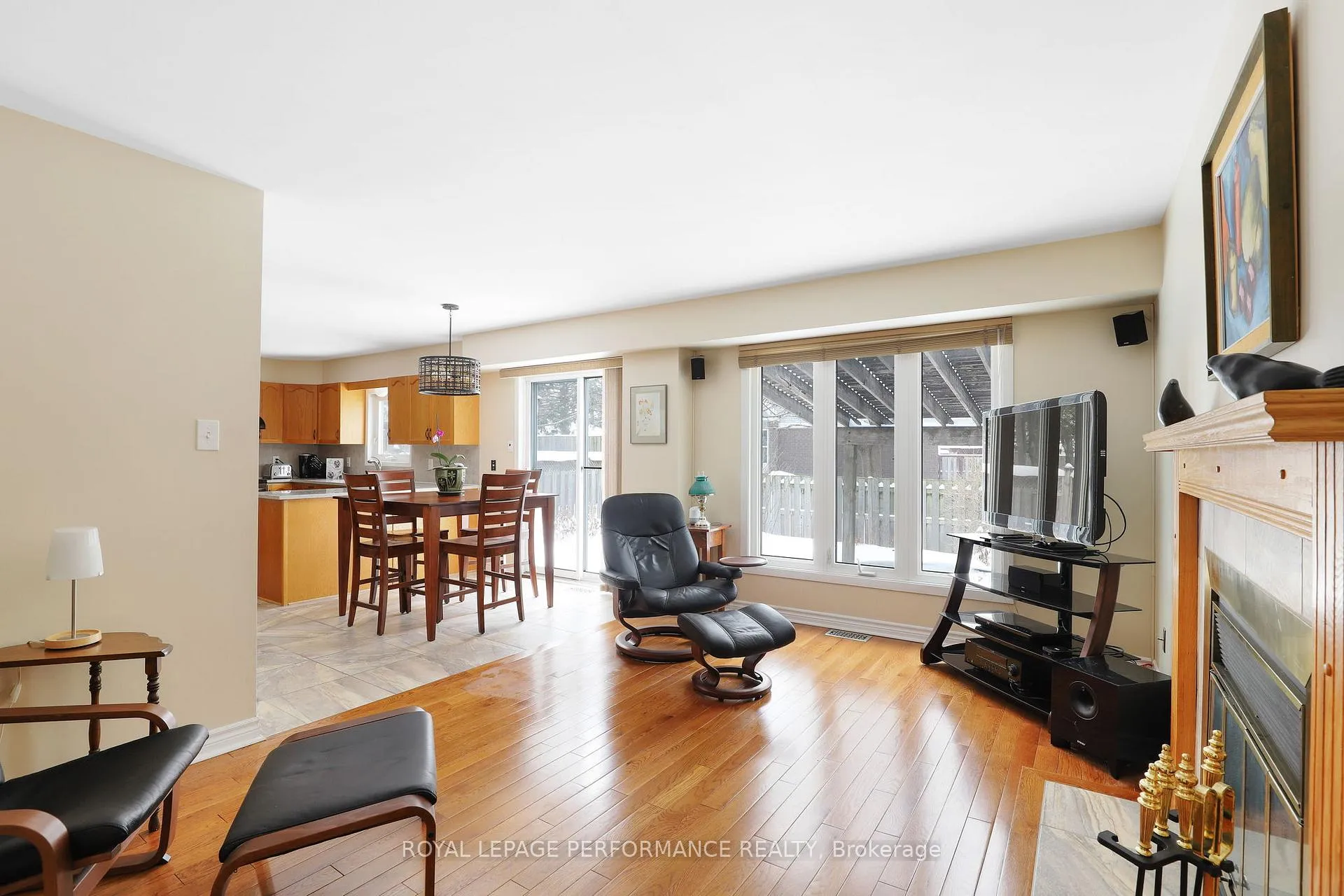 Photo 13 of 10 Ellisson Way, Ottawa, Hunt Club Park — HOMEH