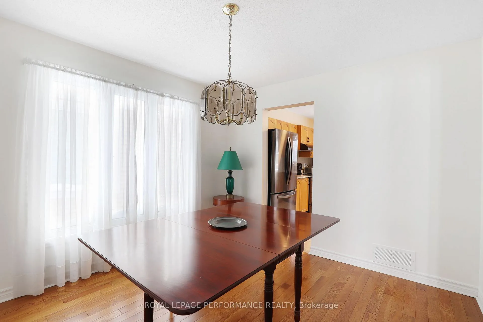 Photo 14 of 10 Ellisson Way, Ottawa, Hunt Club Park — HOMEH