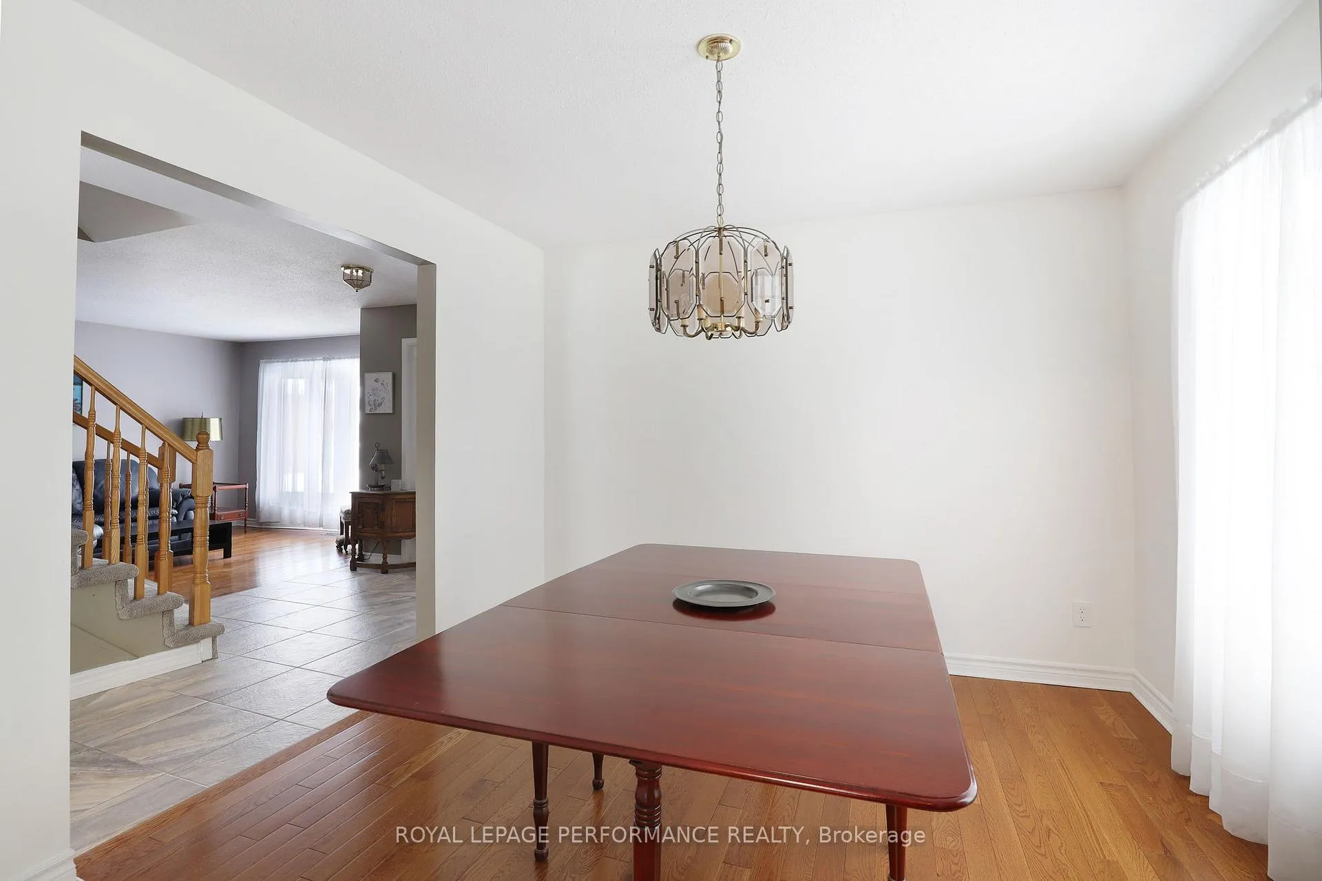 Photo 15 of 10 Ellisson Way, Ottawa, Hunt Club Park — HOMEH