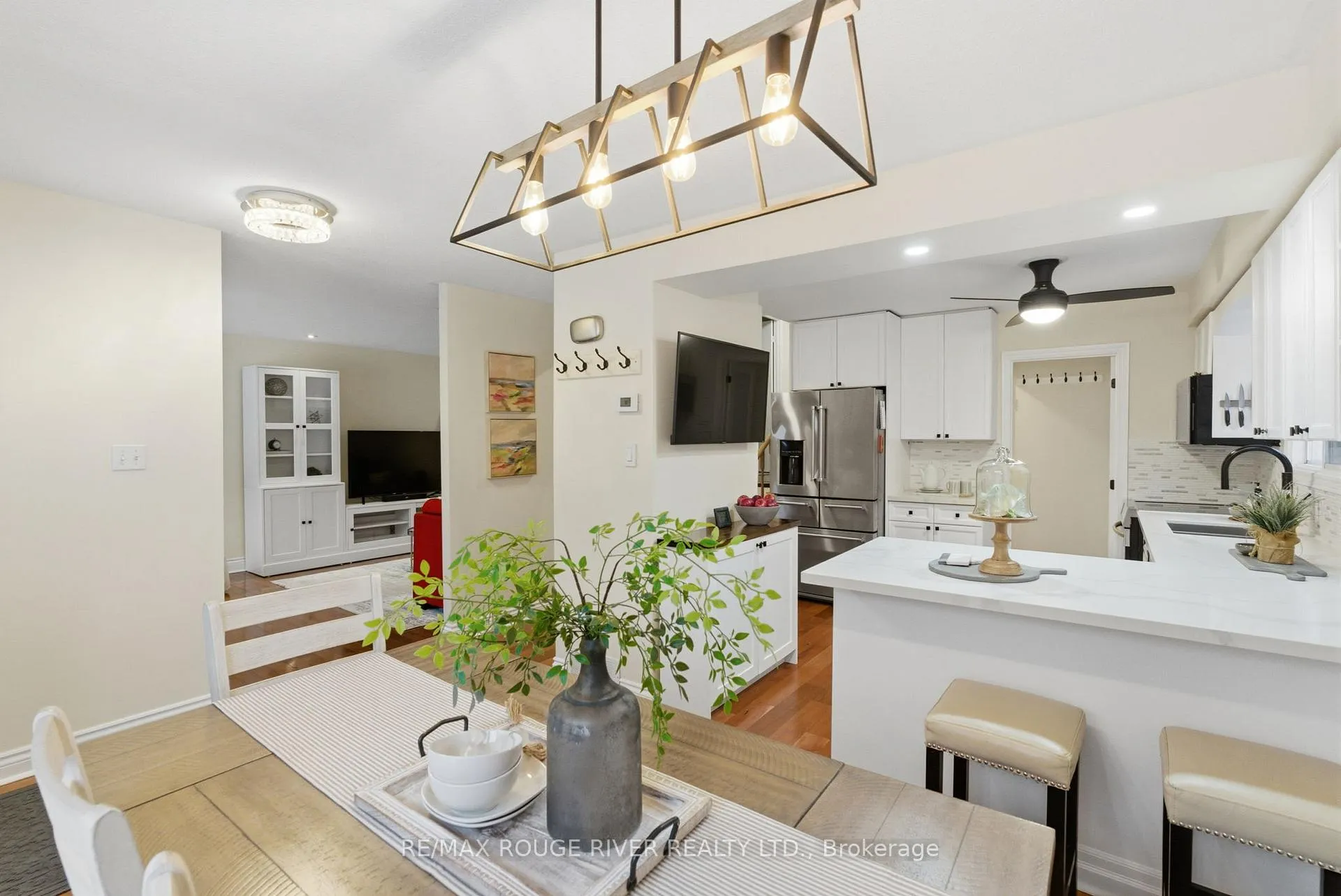 Photo 8 of 5 Glenmount Court, Whitby, Lynde Creek — HOMEH