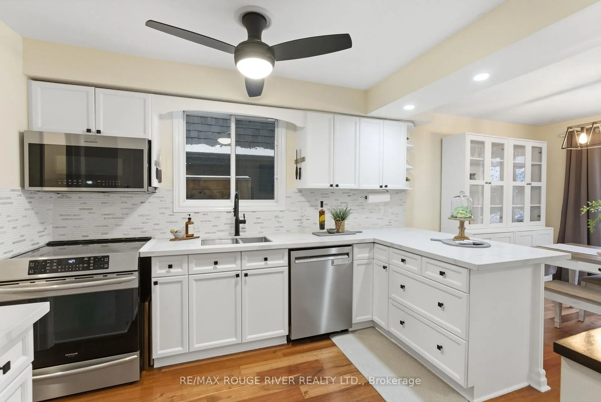 Photo 12 of 5 Glenmount Court, Whitby, Lynde Creek — HOMEH