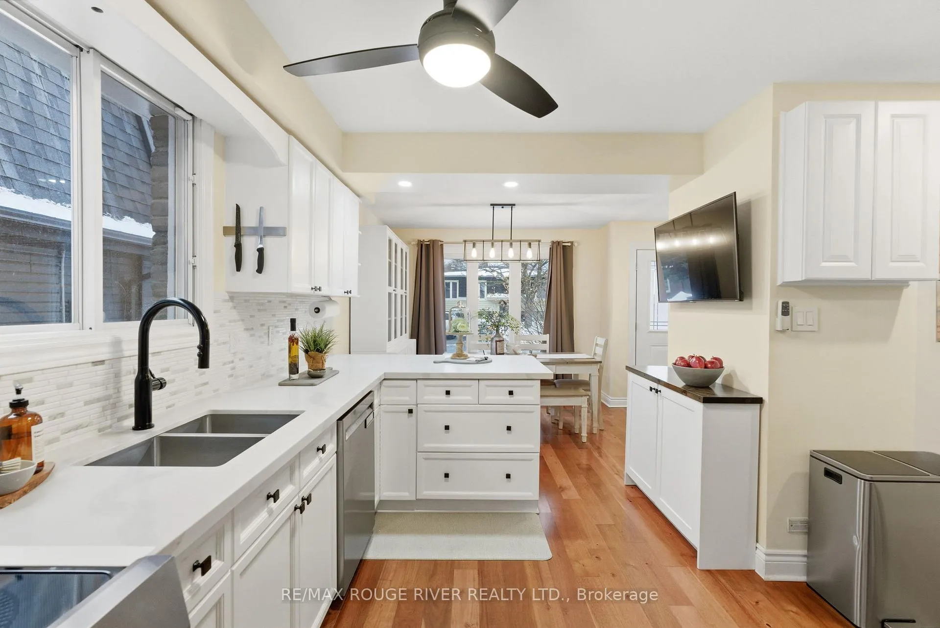 Photo 13 of 5 Glenmount Court, Whitby, Lynde Creek — HOMEH
