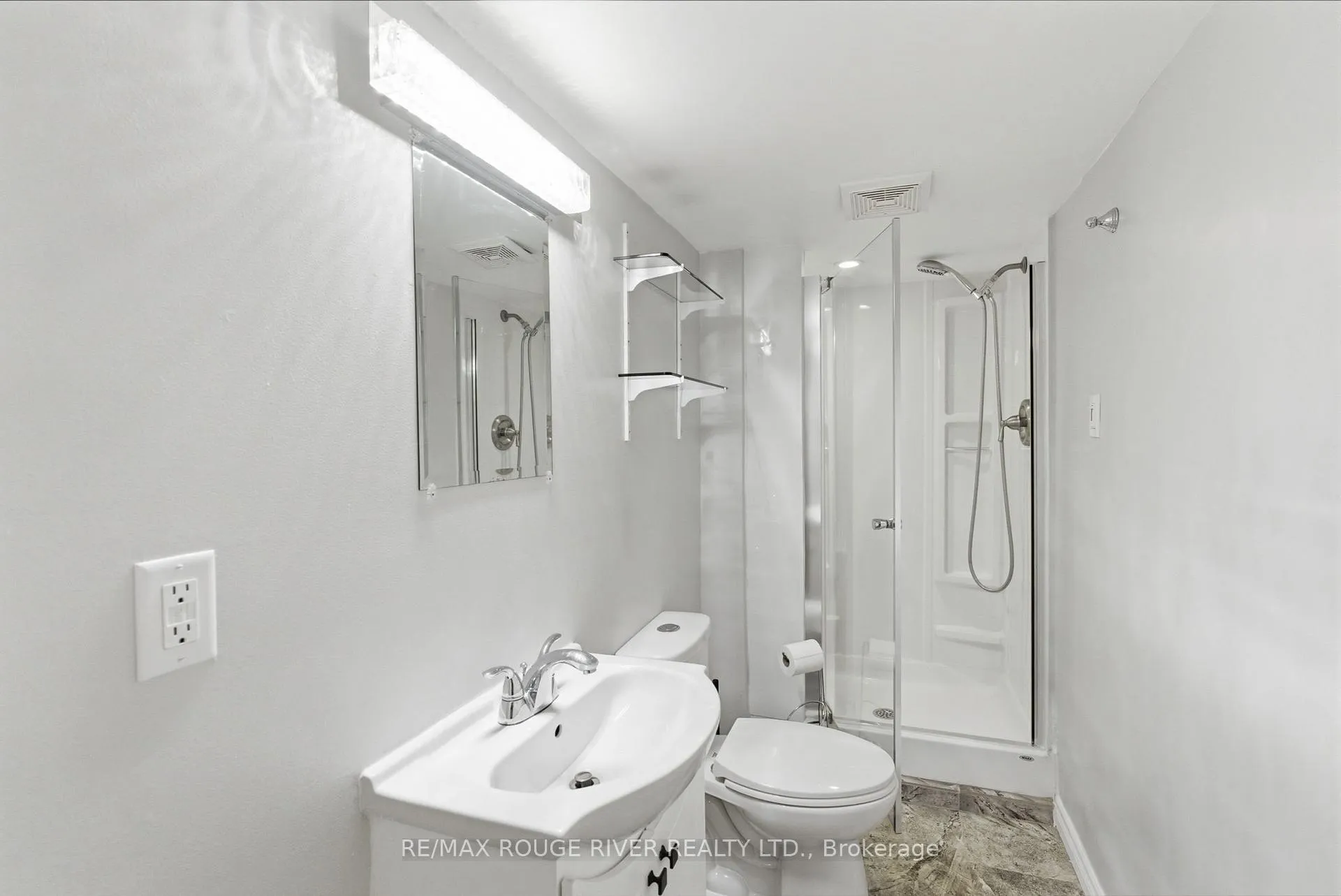 Photo 35 of 5 Glenmount Court, Whitby, Lynde Creek — HOMEH