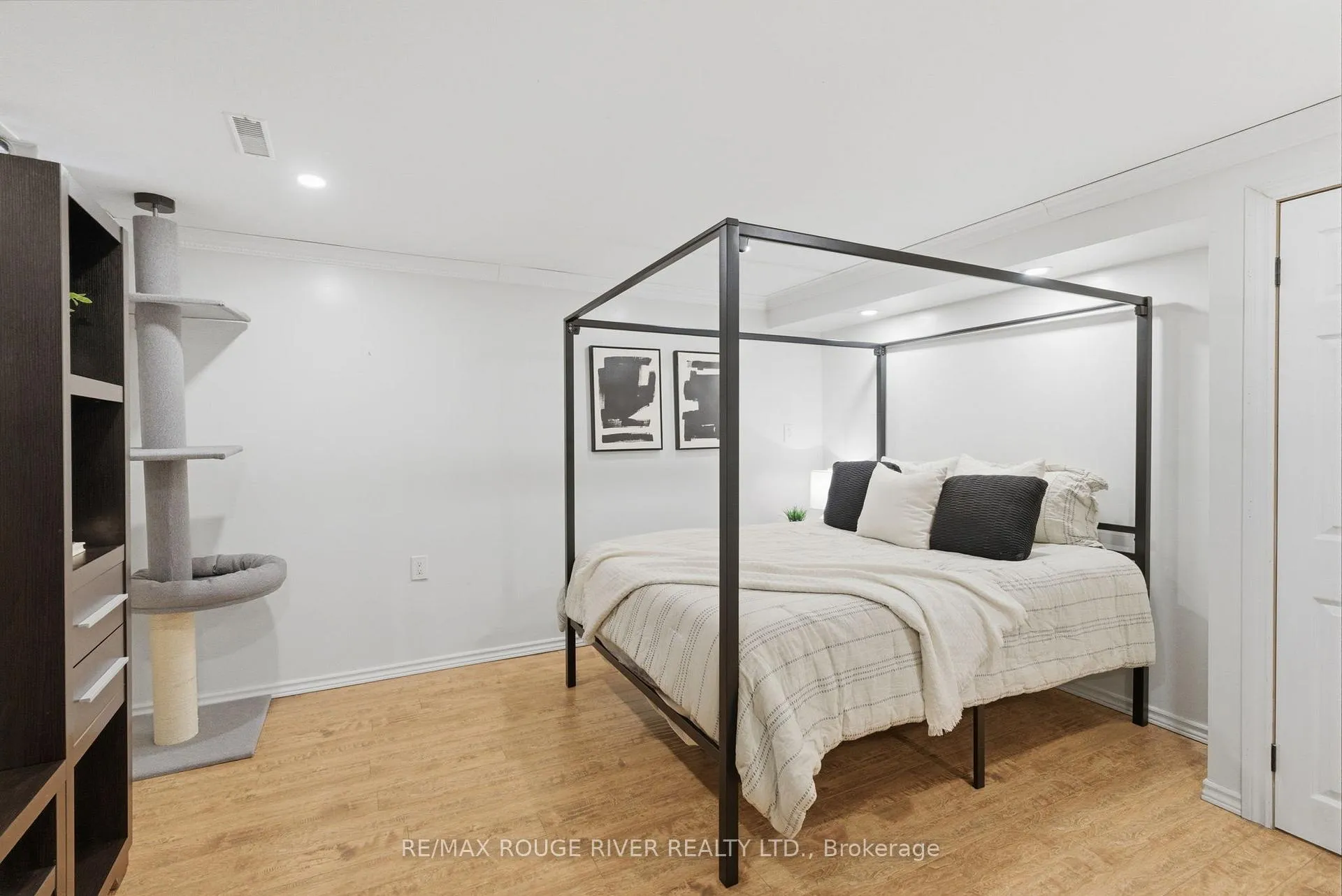 Photo 42 of 5 Glenmount Court, Whitby, Lynde Creek — HOMEH