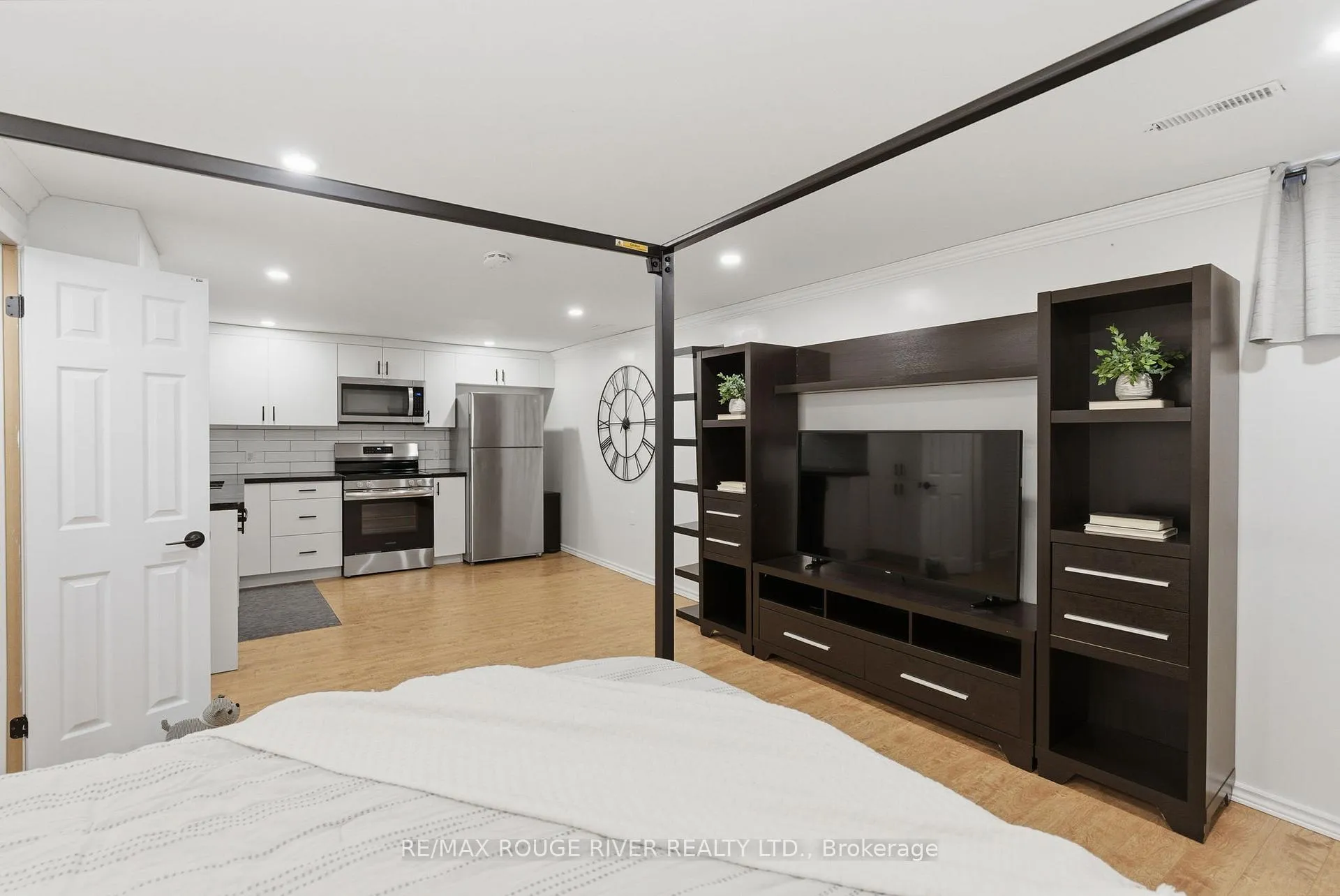 Photo 44 of 5 Glenmount Court, Whitby, Lynde Creek — HOMEH