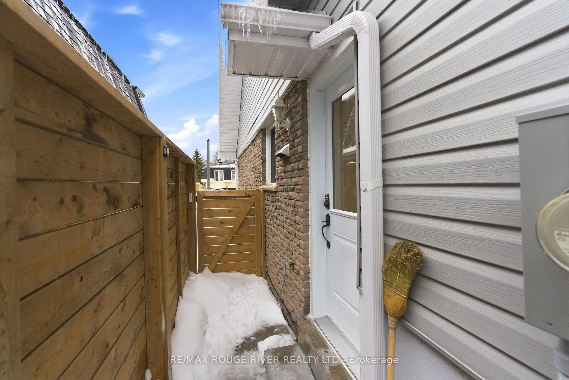 Photo 49 of 5 Glenmount Court, Whitby, Lynde Creek — HOMEH