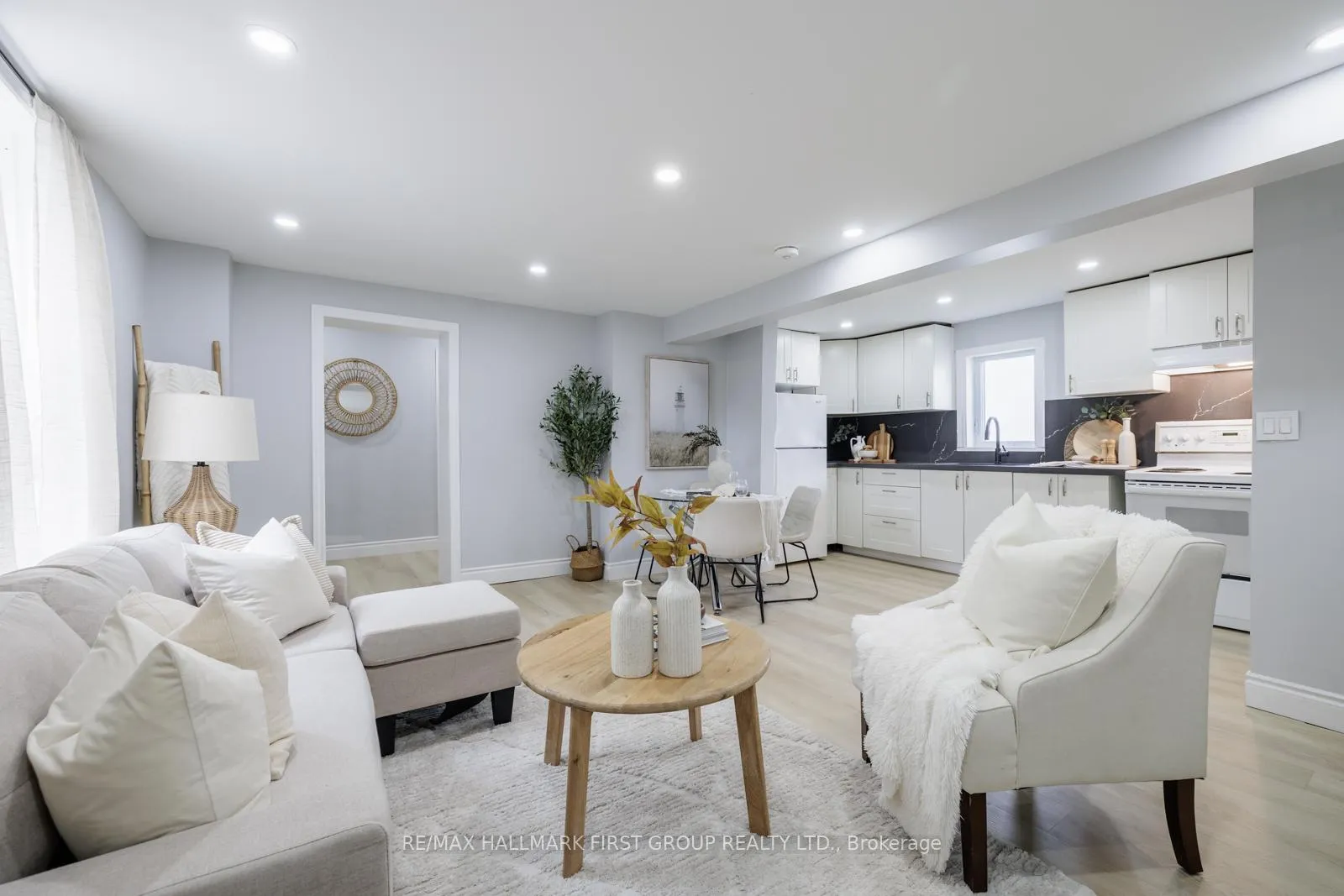 Photo 3 of 641 Reid Street, Peterborough, Town Ward 3 — HOMEH