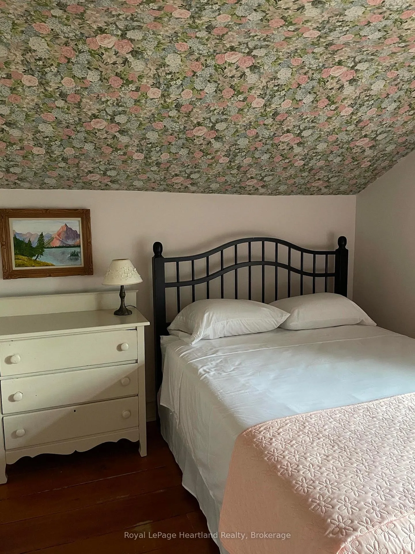 Photo 9 of 261 Cobourg Street, Goderich, Goderich (Town) — HOMEH