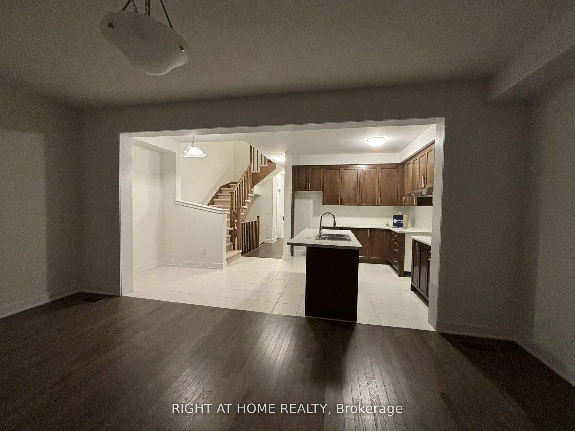 Photo 5 of 1101 Thompson Drive, Oshawa, Kedron — HOMEH