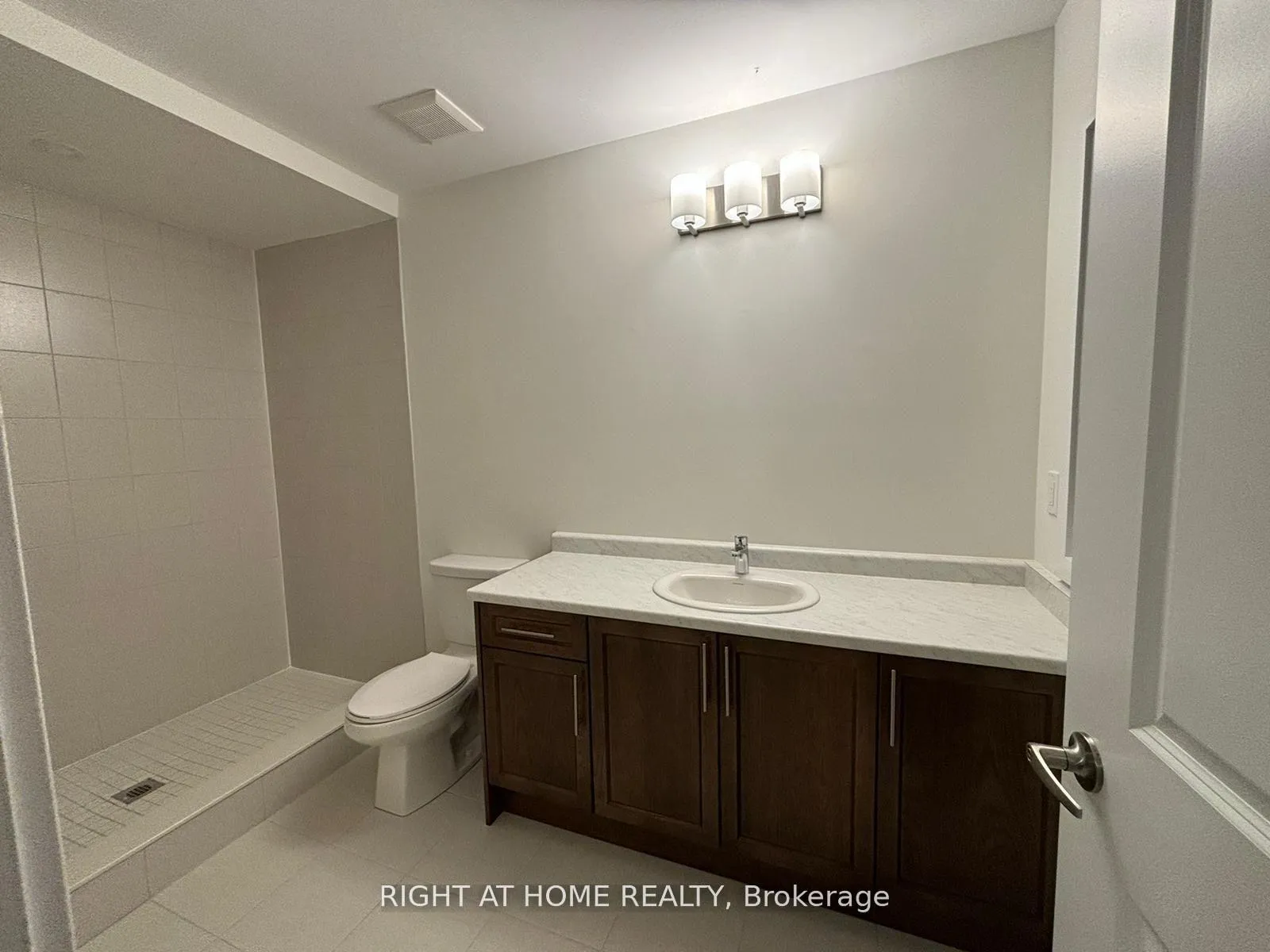 Photo 13 of 1101 Thompson Drive, Oshawa, Kedron — HOMEH