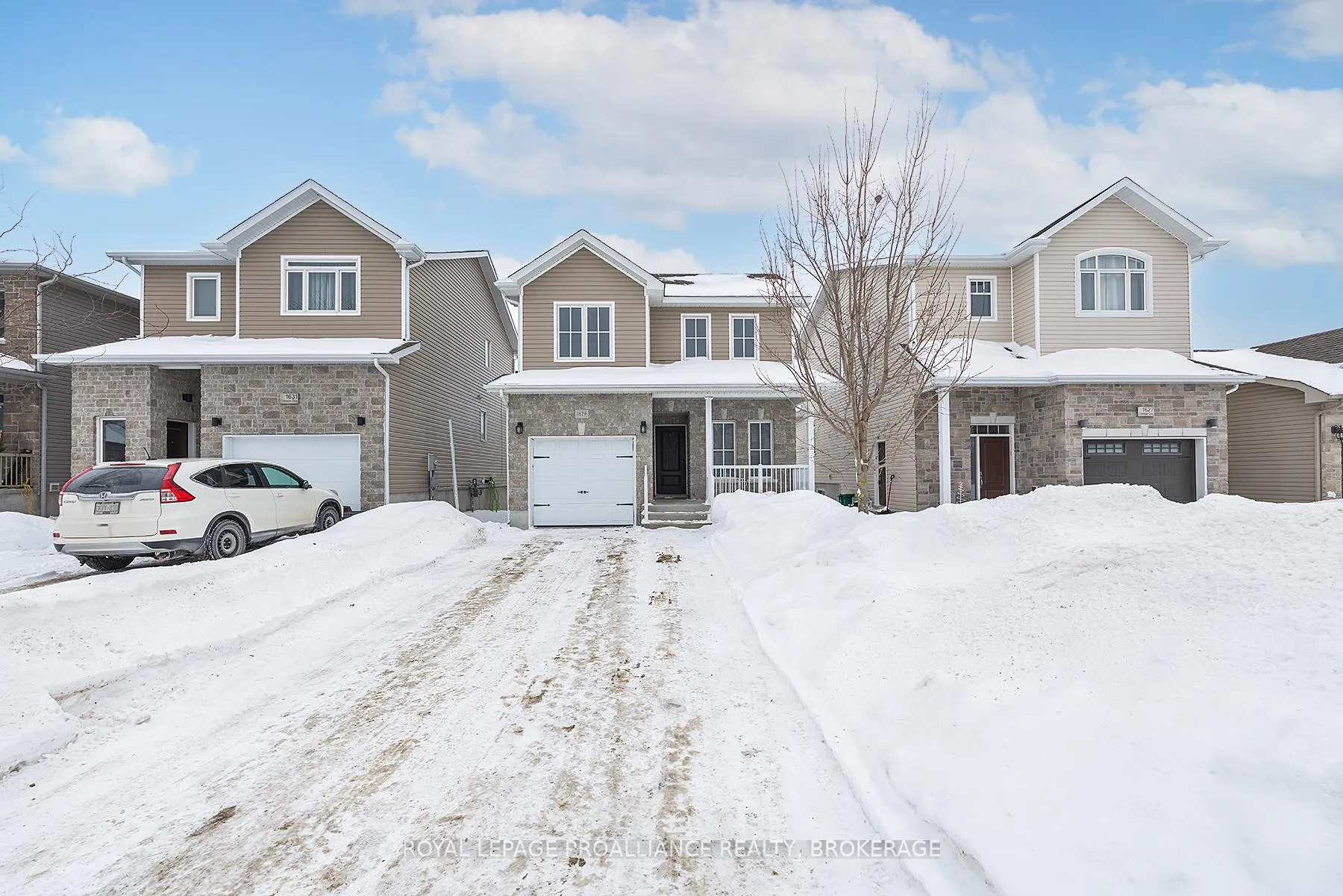 Photo 2 of 1629 Crimson Crescent, Kingston, City Northwest — HOMEH