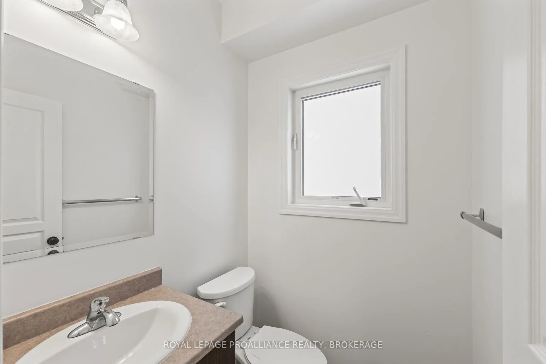Photo 14 of 1629 Crimson Crescent, Kingston, City Northwest — HOMEH