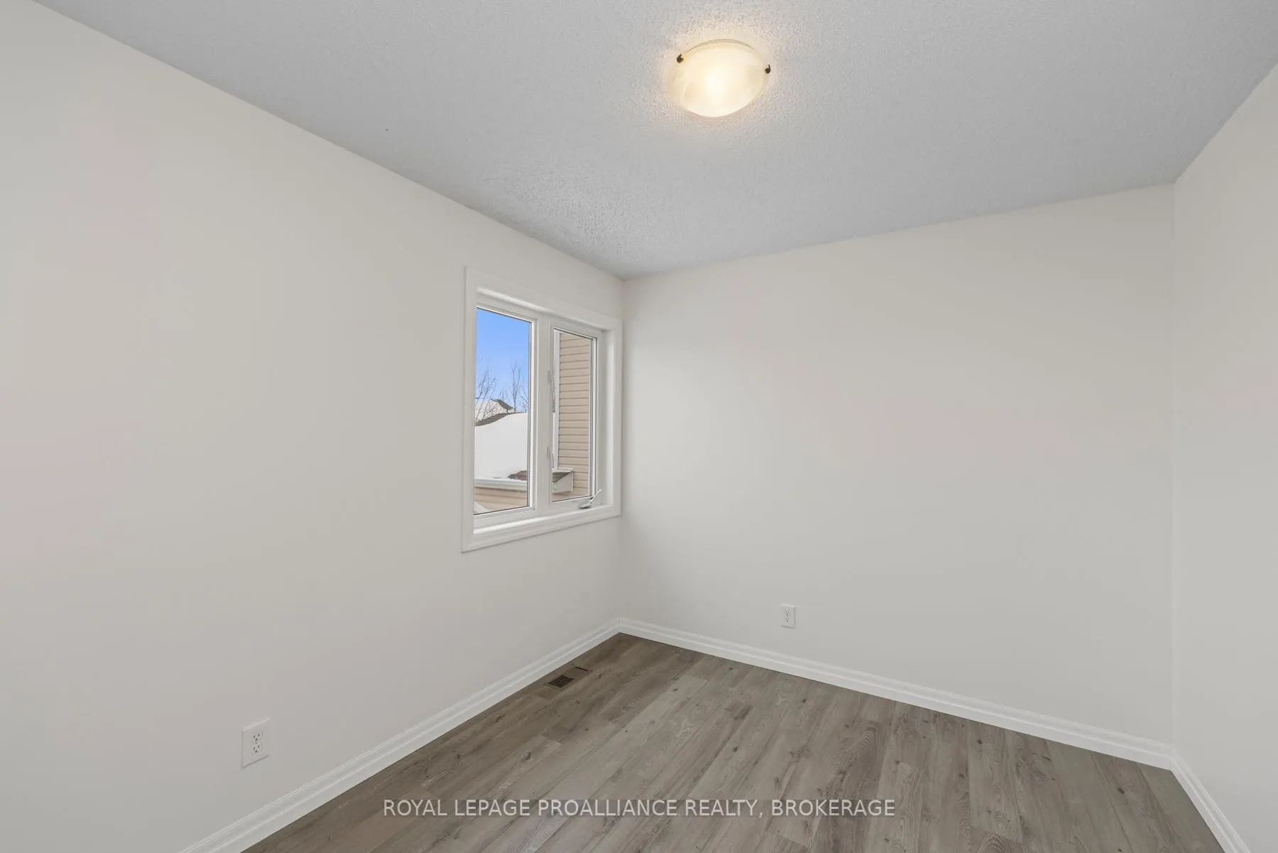 Photo 32 of 1629 Crimson Crescent, Kingston, City Northwest — HOMEH