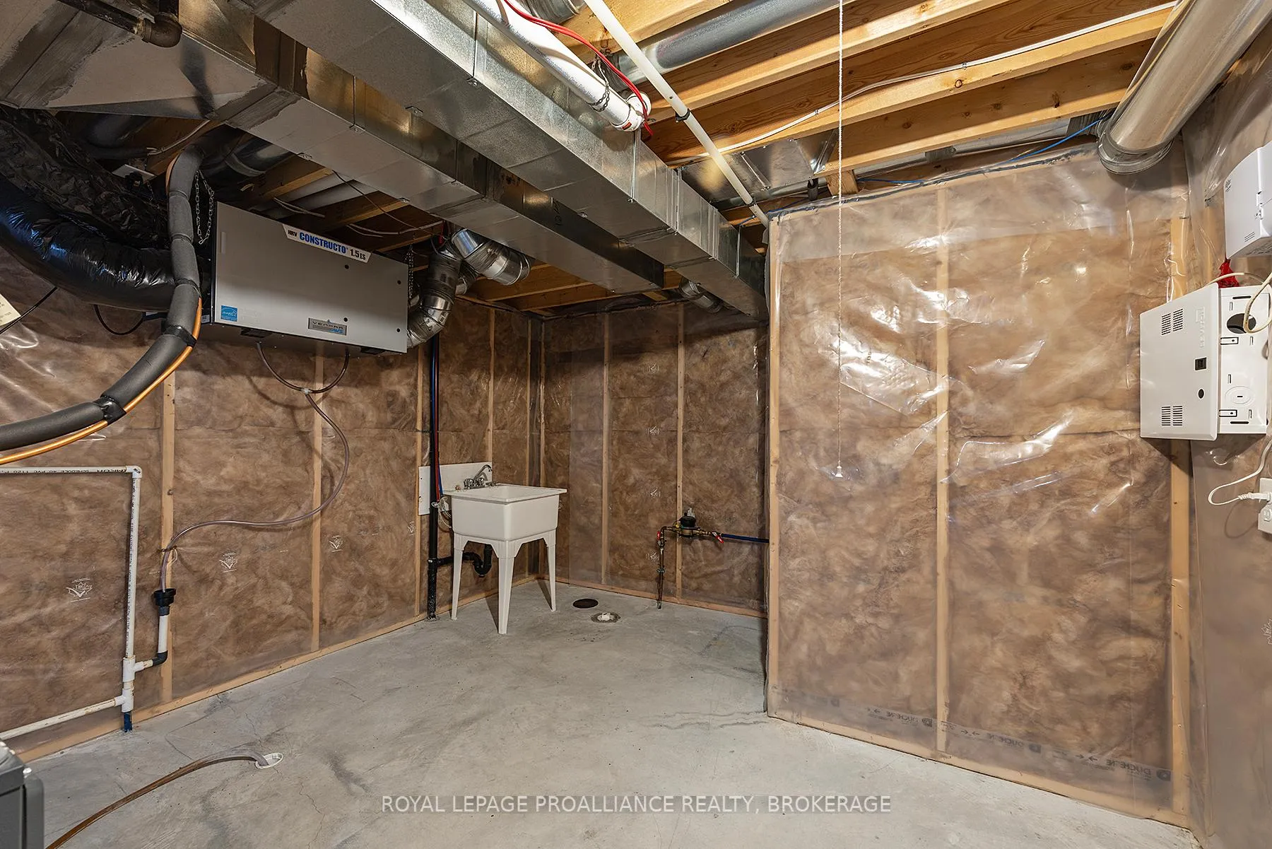 Photo 46 of 1629 Crimson Crescent, Kingston, City Northwest — HOMEH