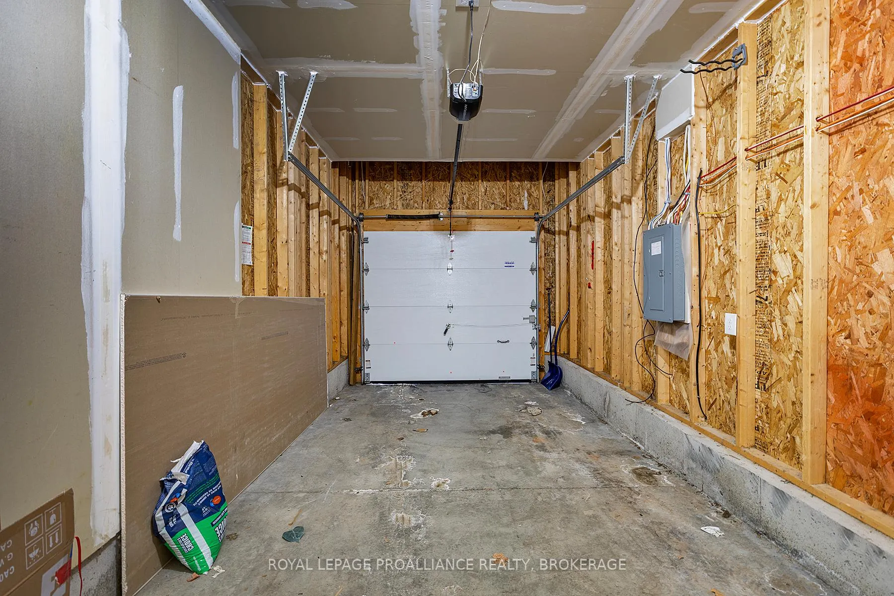 Photo 48 of 1629 Crimson Crescent, Kingston, City Northwest — HOMEH