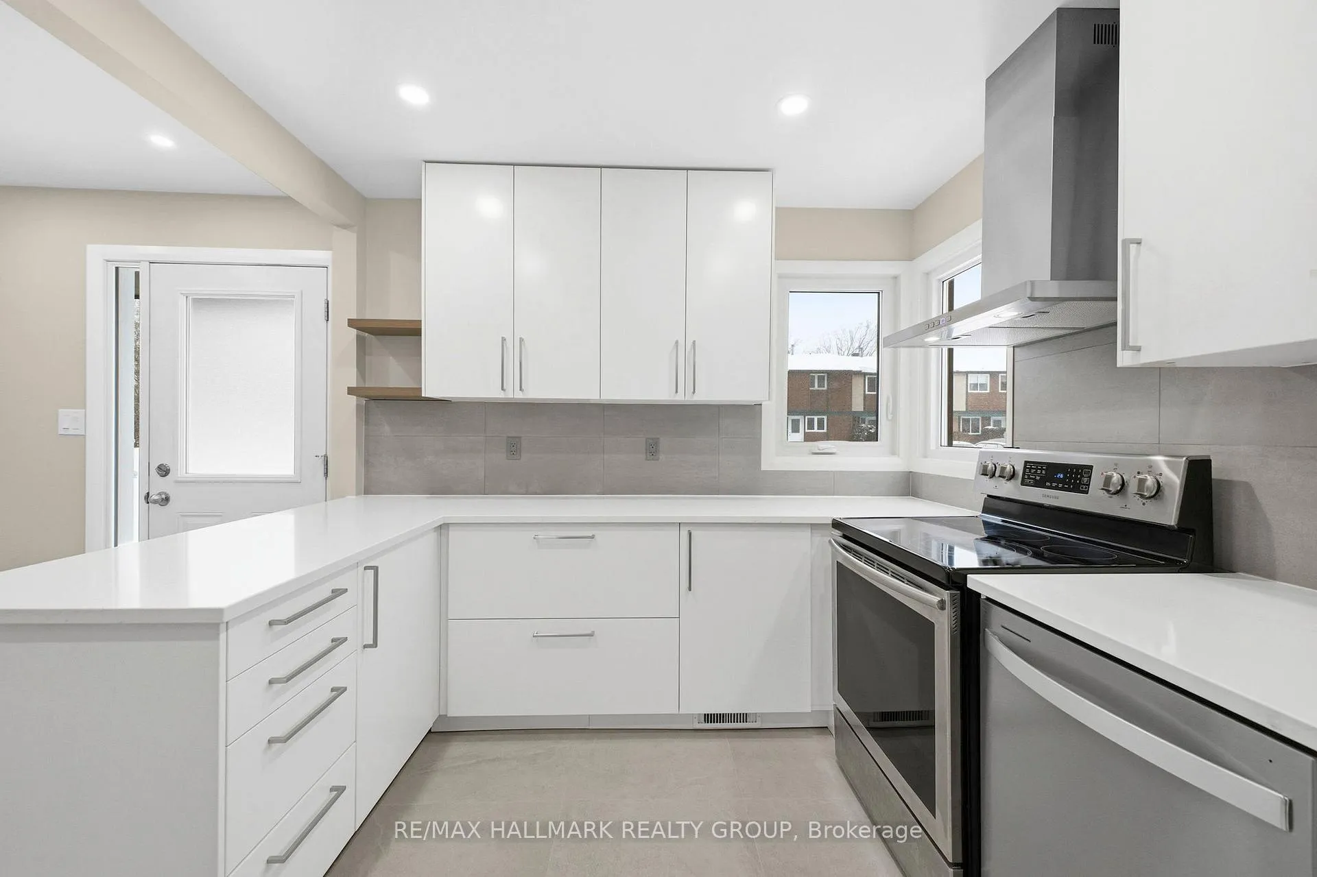 Photo 9 of 1414 Ridgebrook Drive, Ottawa, Pineview — HOMEH