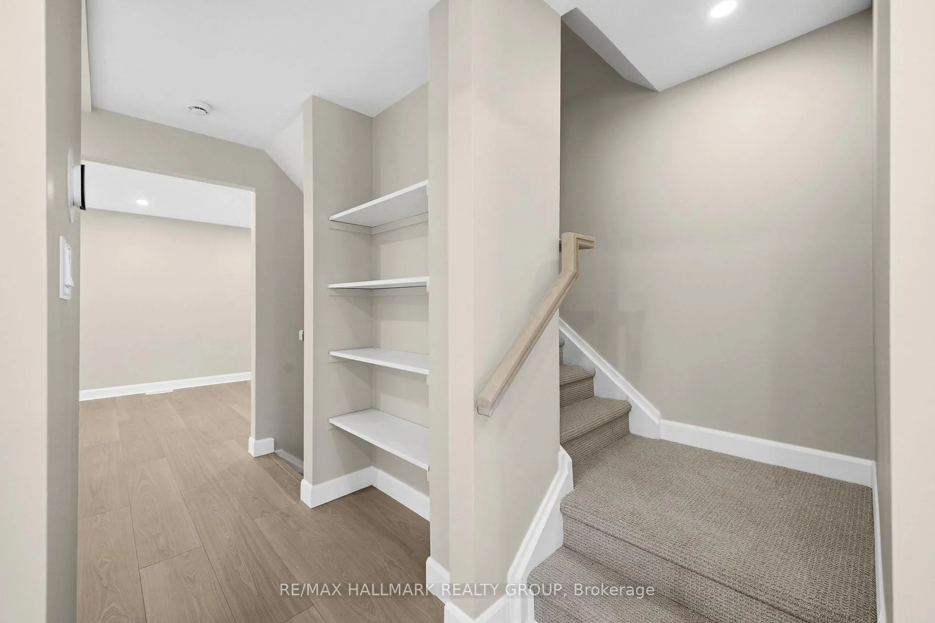 Photo 11 of 1414 Ridgebrook Drive, Ottawa, Pineview — HOMEH
