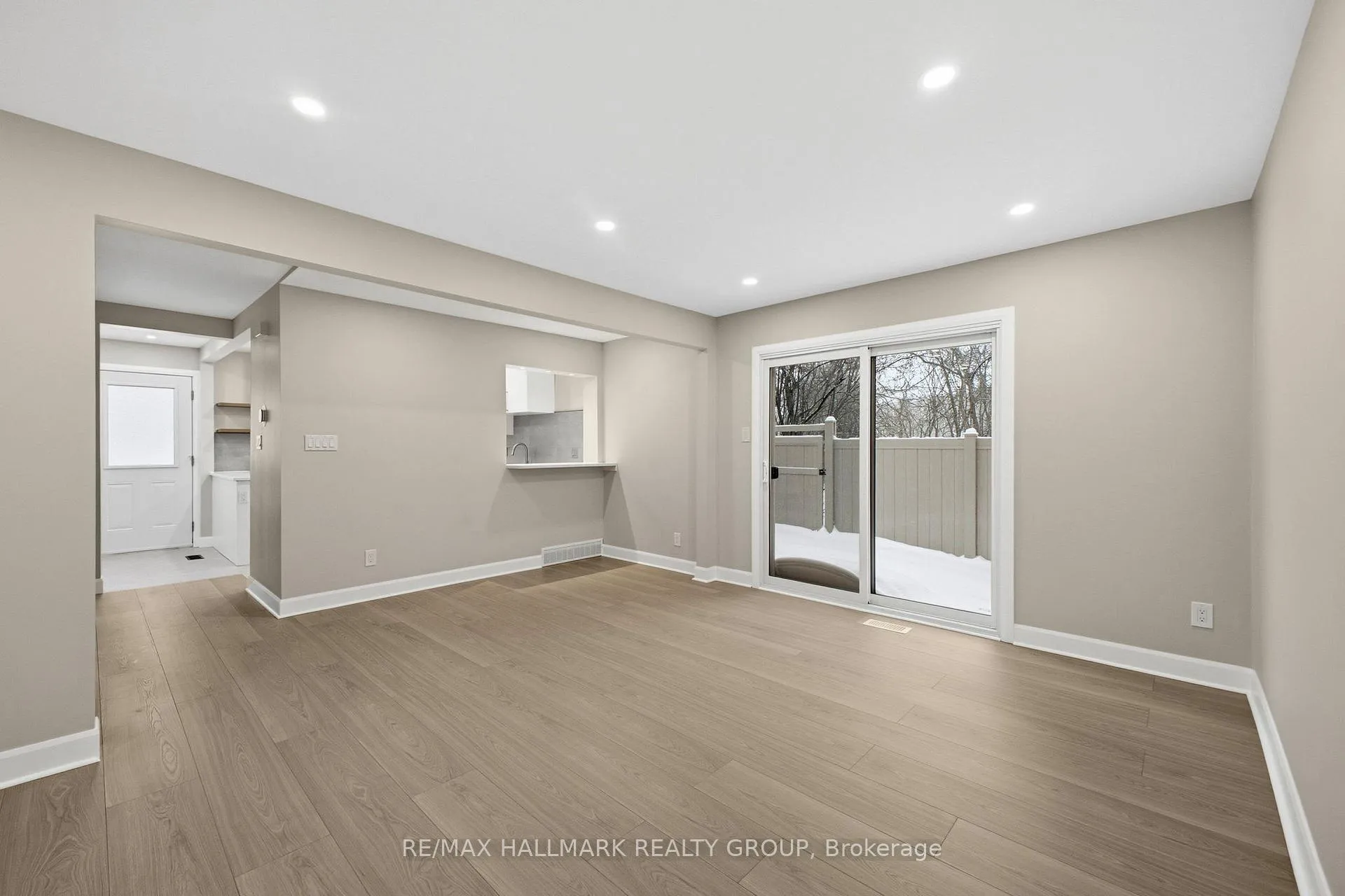 Photo 15 of 1414 Ridgebrook Drive, Ottawa, Pineview — HOMEH