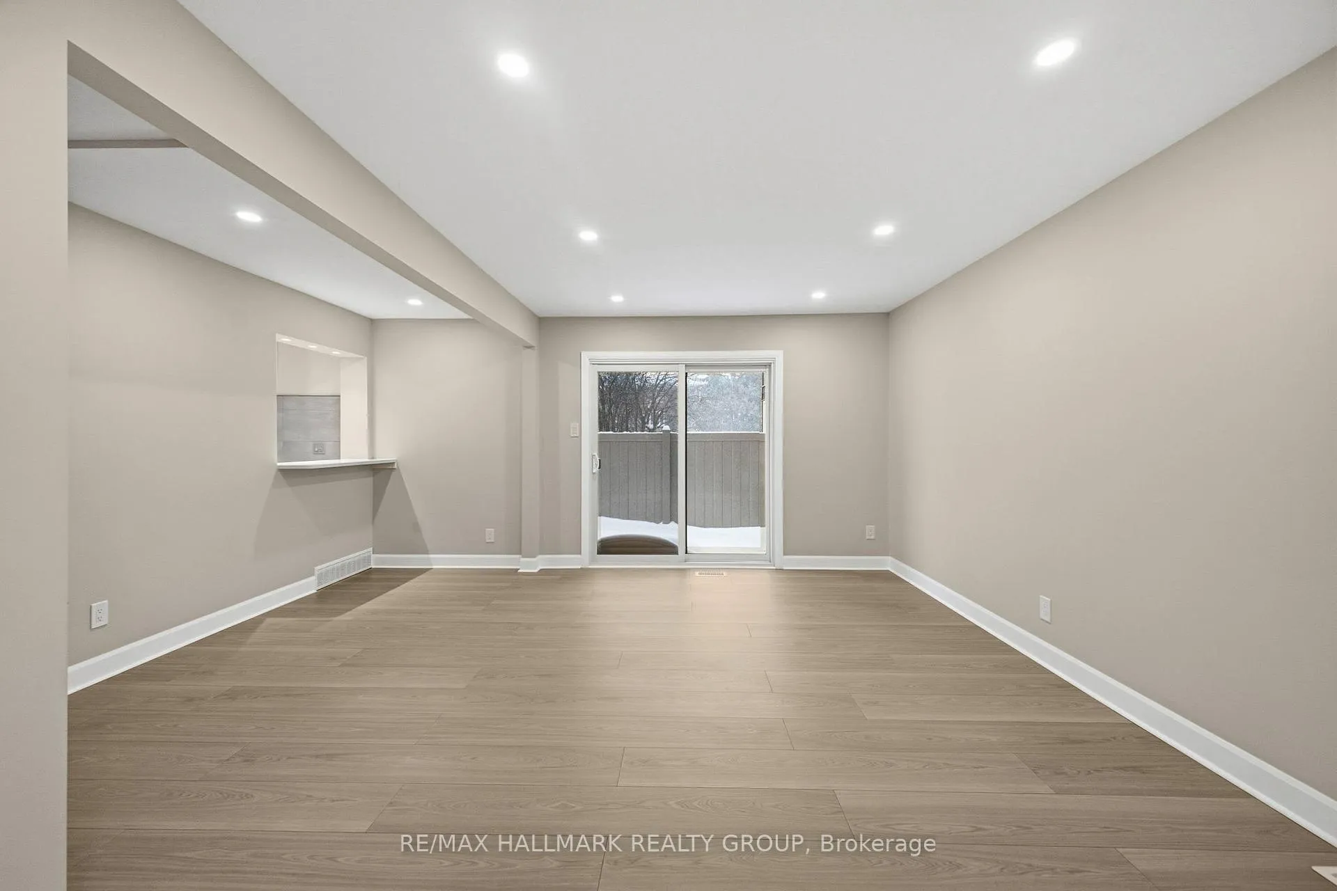 Photo 16 of 1414 Ridgebrook Drive, Ottawa, Pineview — HOMEH