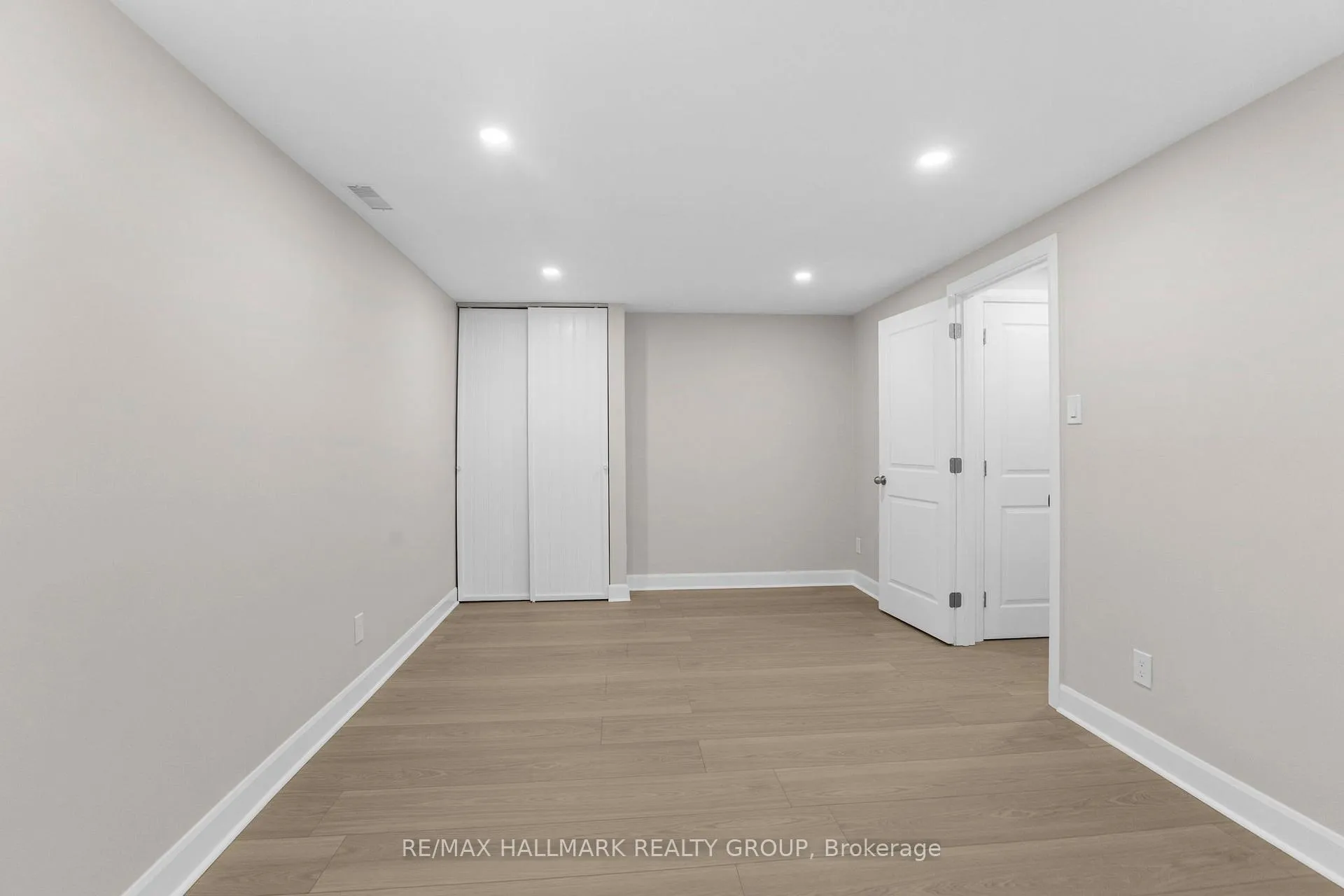 Photo 26 of 1414 Ridgebrook Drive, Ottawa, Pineview — HOMEH