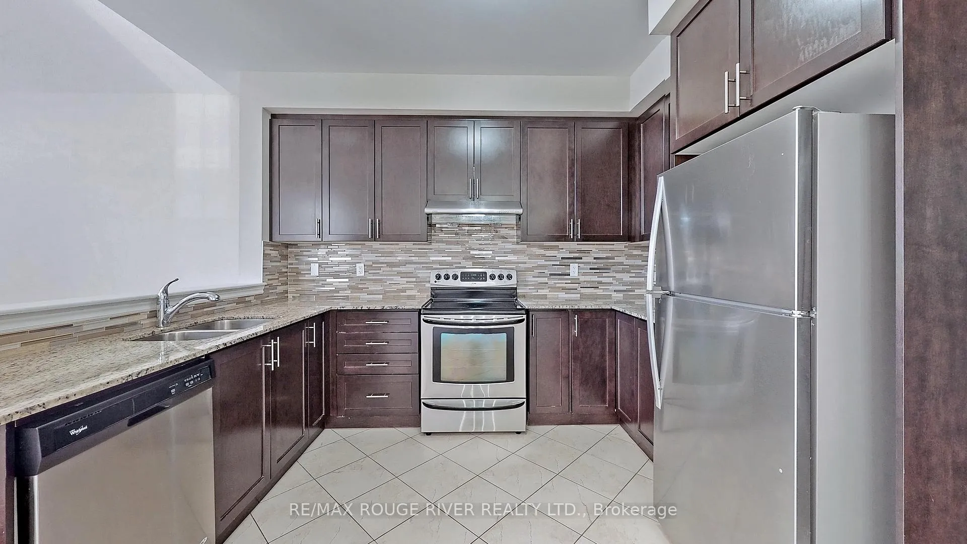 Photo 8 of 1022 Byron Street N, Whitby, Williamsburg — HOMEH