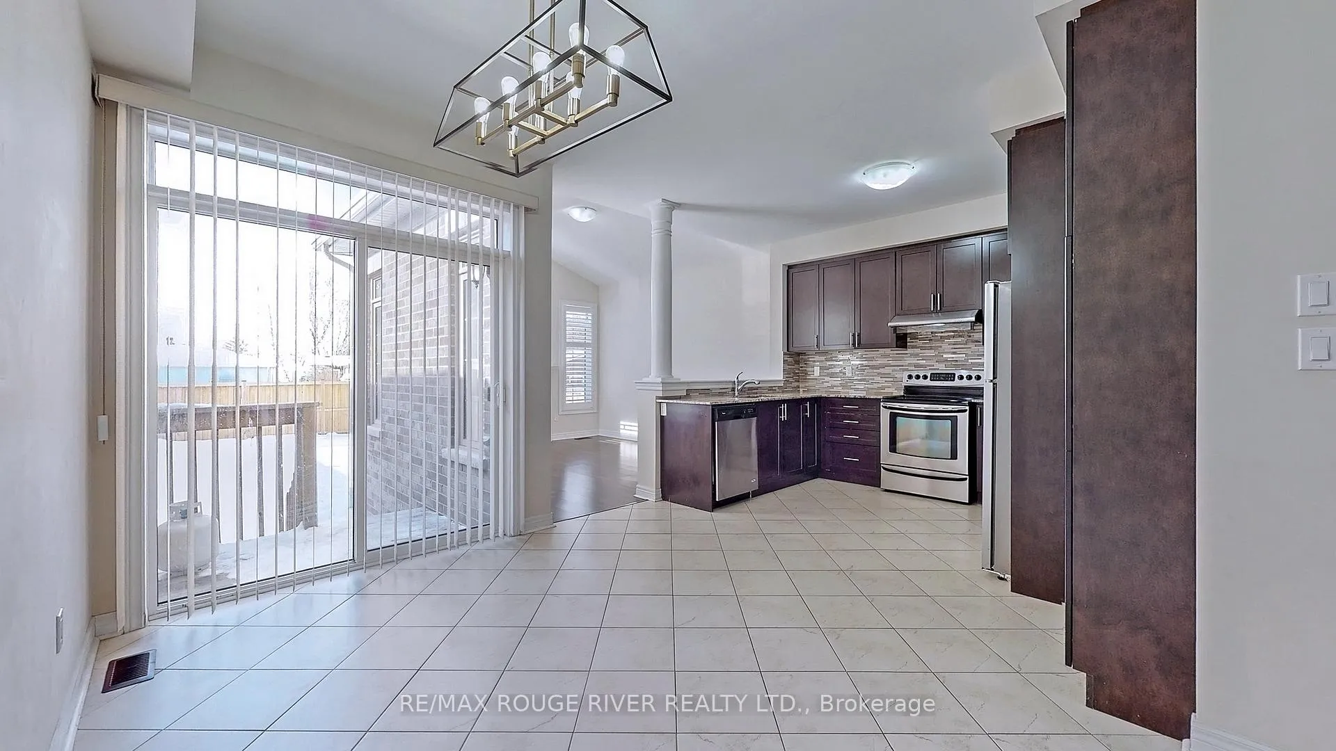 Photo 15 of 1022 Byron Street N, Whitby, Williamsburg — HOMEH