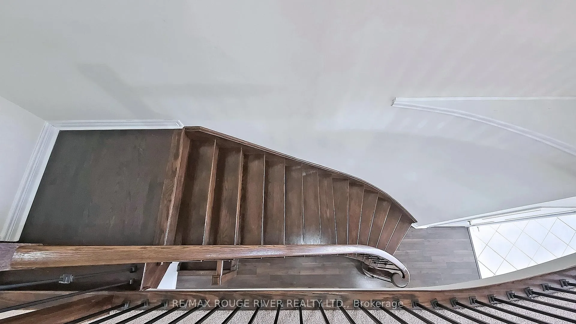 Photo 18 of 1022 Byron Street N, Whitby, Williamsburg — HOMEH